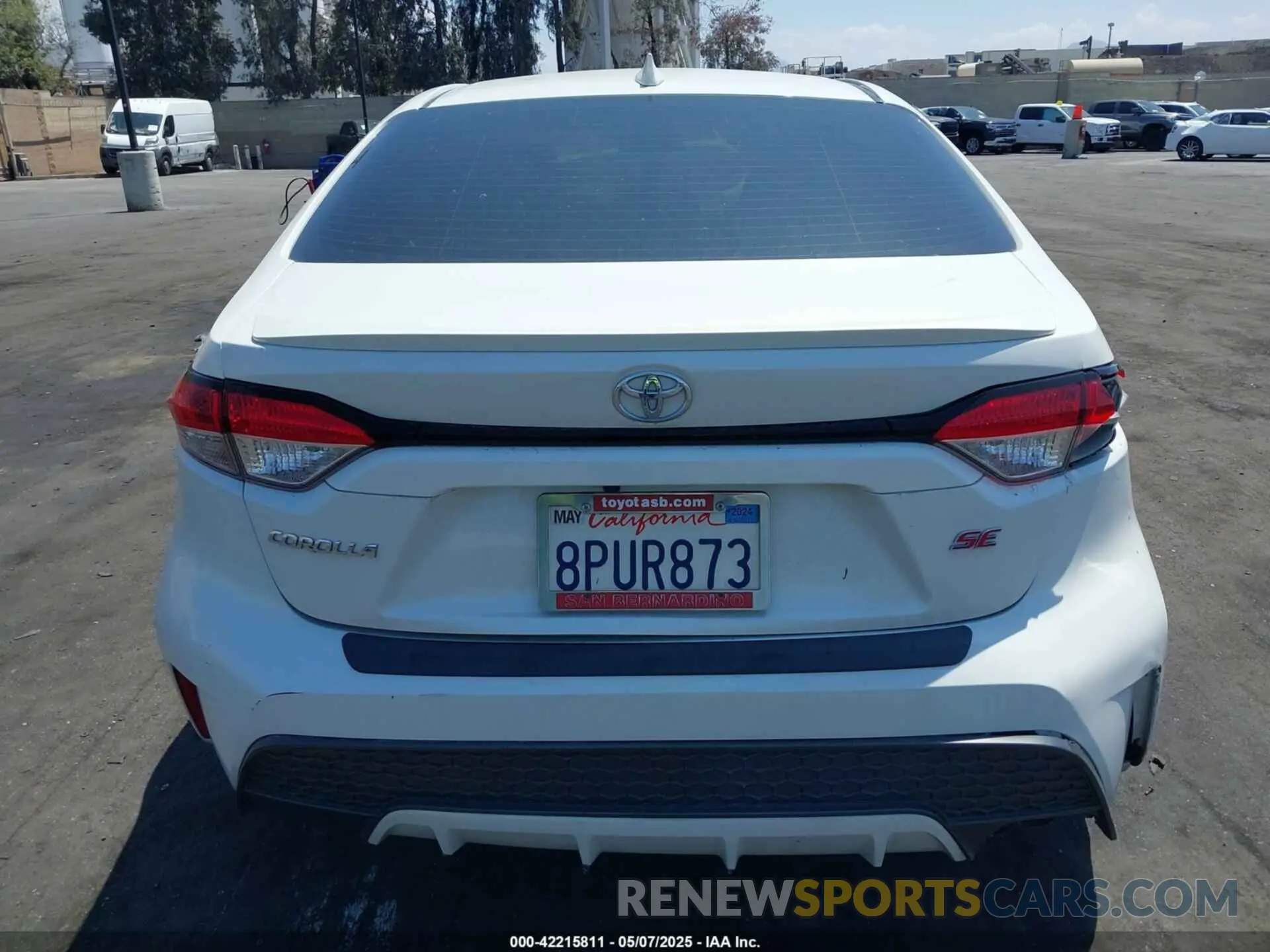 17 Photograph of a damaged car 5YFM4RCE4LP048936 TOYOTA COROLLA 2020