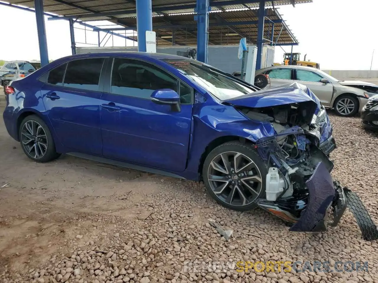 4 Photograph of a damaged car 5YFM4RCE5LP042028 TOYOTA COROLLA 2020