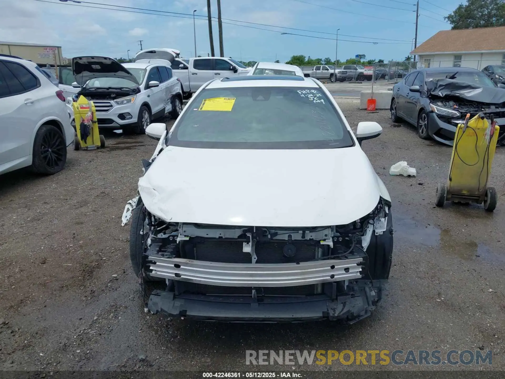 12 Photograph of a damaged car 5YFM4RCE7LP054553 TOYOTA COROLLA 2020
