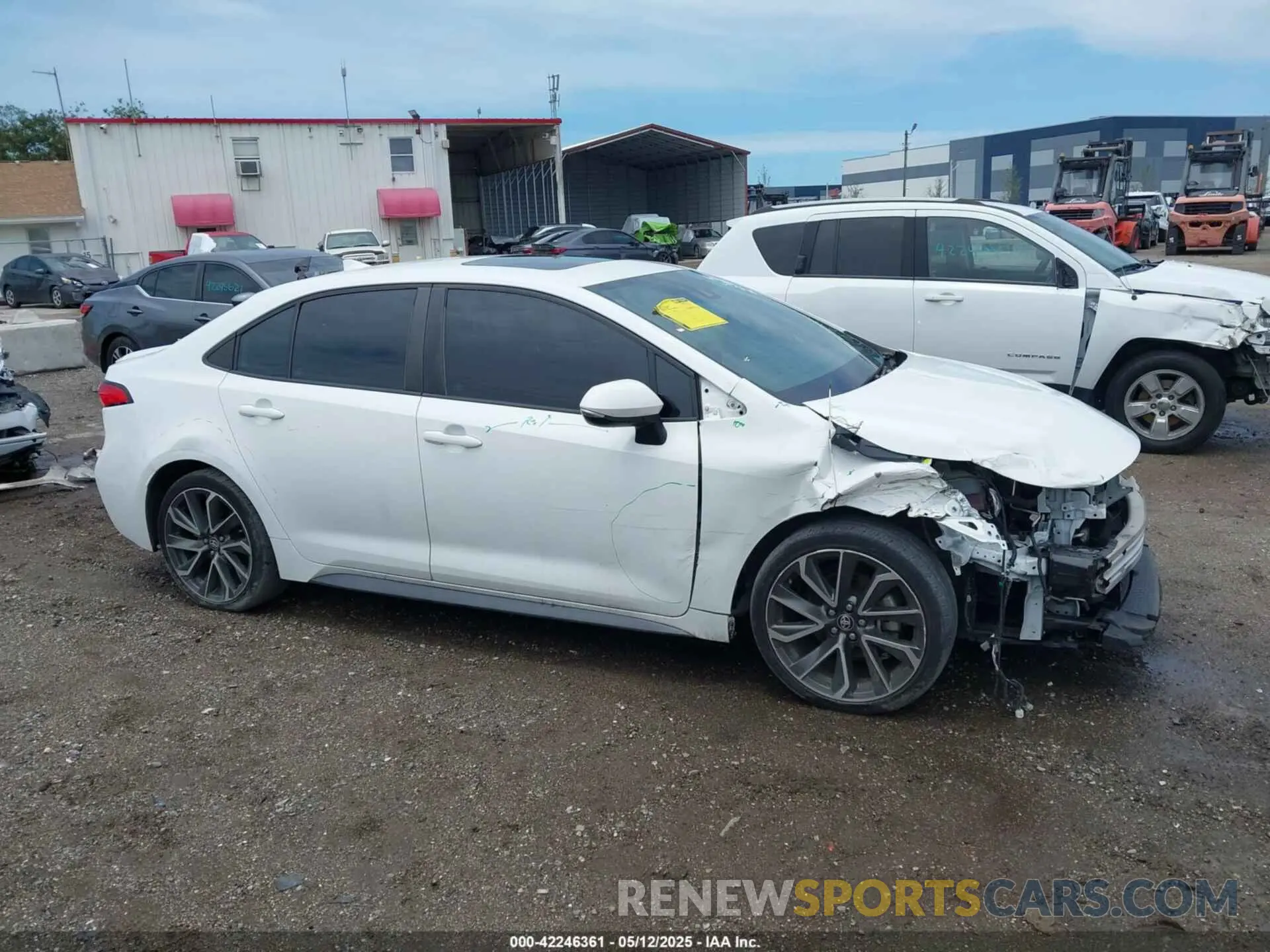 13 Photograph of a damaged car 5YFM4RCE7LP054553 TOYOTA COROLLA 2020