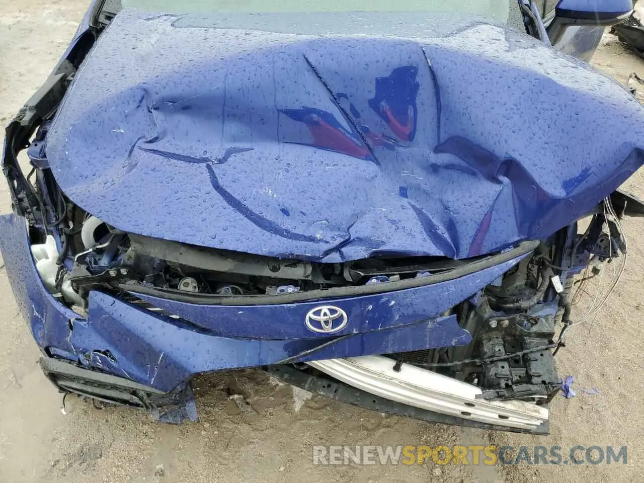 11 Photograph of a damaged car 5YFM4RCE8LP053010 TOYOTA COROLLA 2020