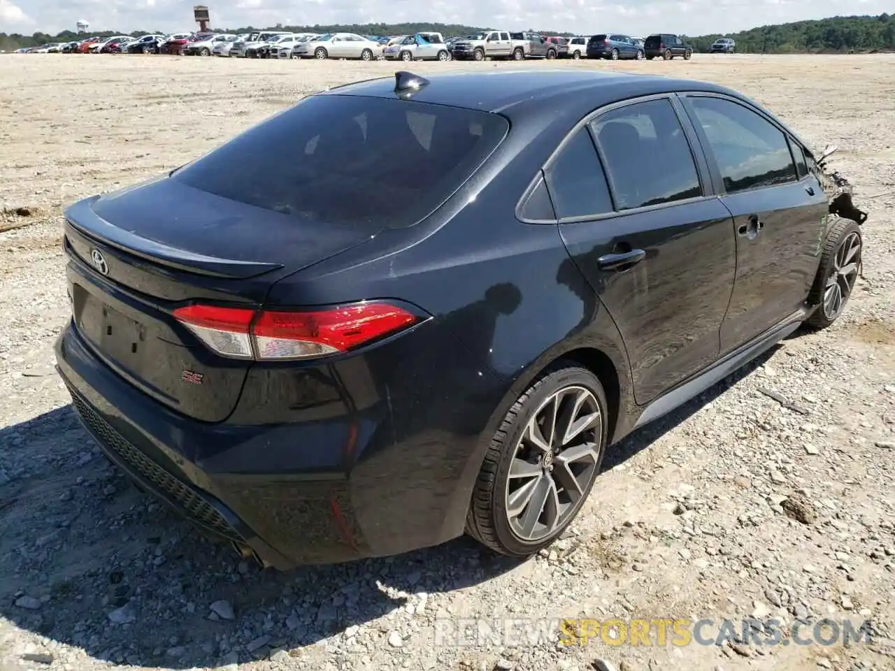 4 Photograph of a damaged car 5YFP4RCE0LP028423 TOYOTA COROLLA 2020