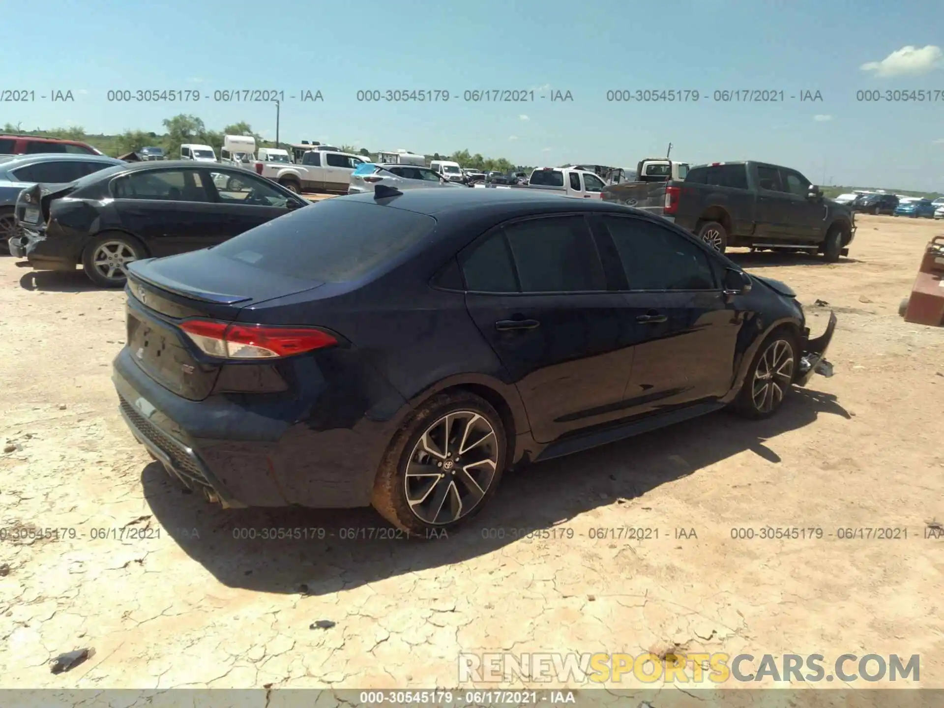 4 Photograph of a damaged car 5YFP4RCE1LP007029 TOYOTA COROLLA 2020