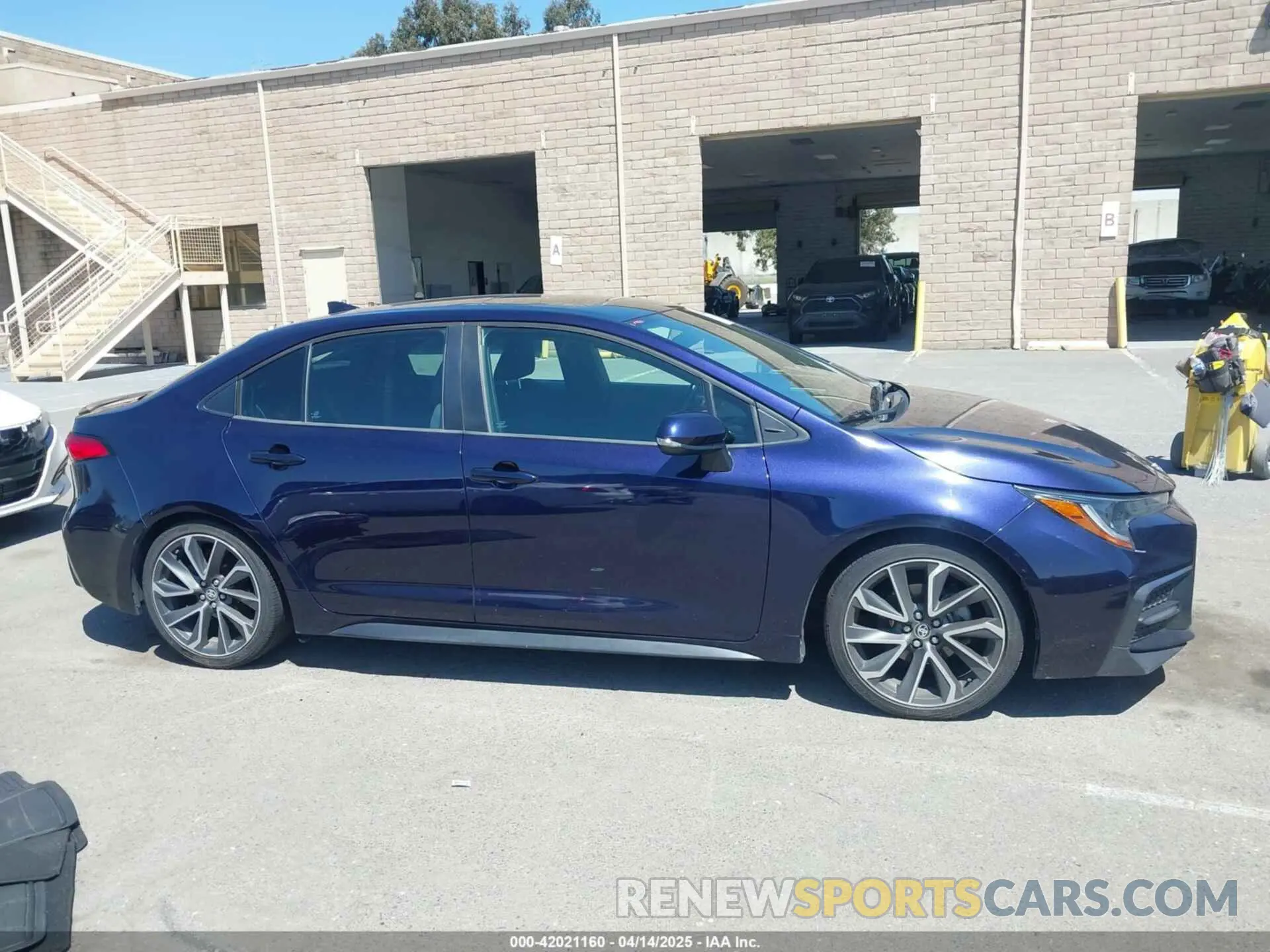 13 Photograph of a damaged car 5YFP4RCE2LP015639 TOYOTA COROLLA 2020
