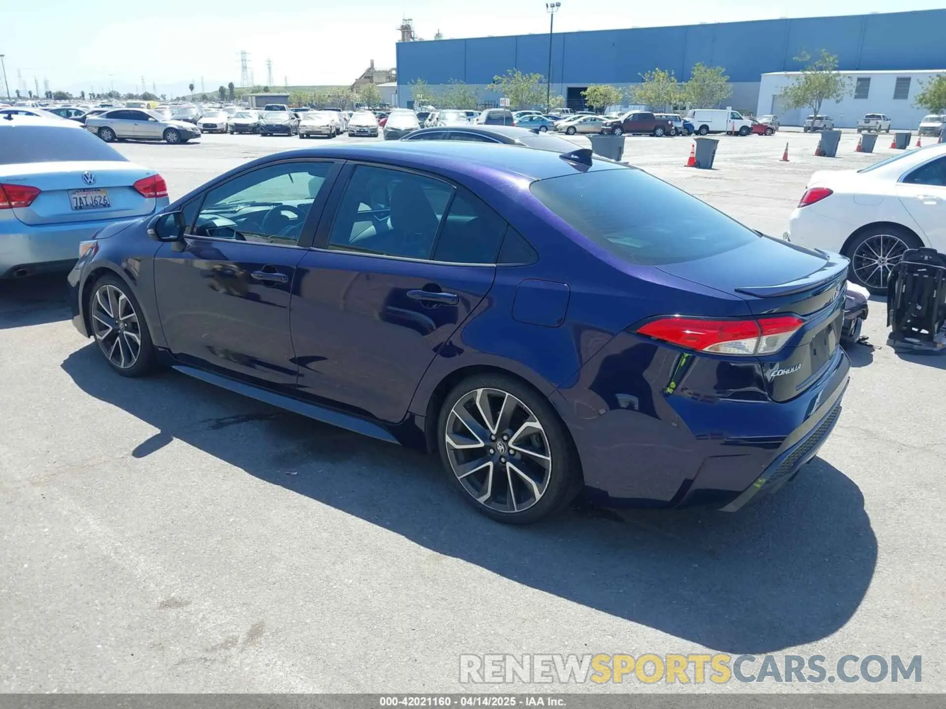 3 Photograph of a damaged car 5YFP4RCE2LP015639 TOYOTA COROLLA 2020