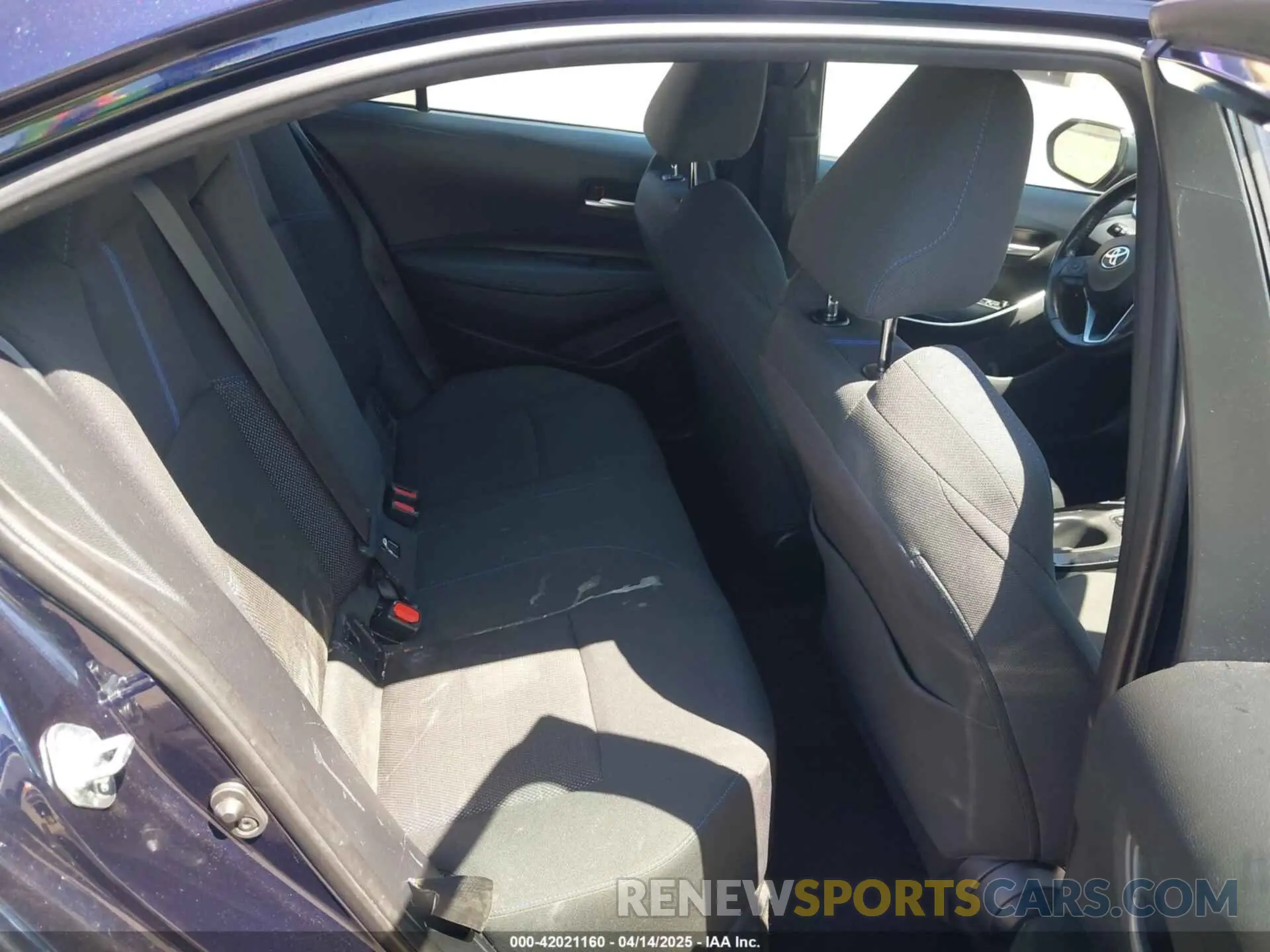 8 Photograph of a damaged car 5YFP4RCE2LP015639 TOYOTA COROLLA 2020