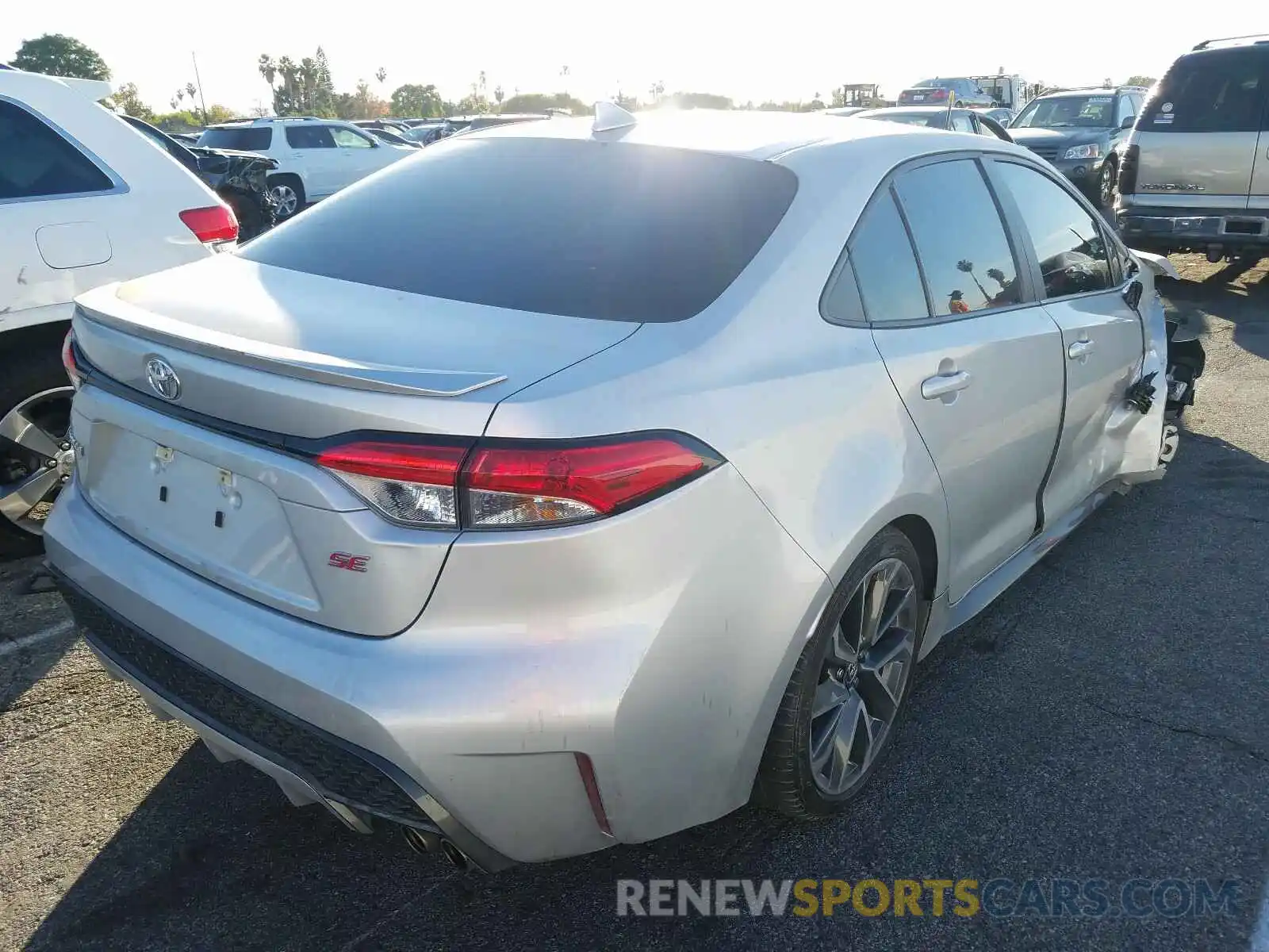 4 Photograph of a damaged car 5YFP4RCE2LP021375 TOYOTA COROLLA 2020