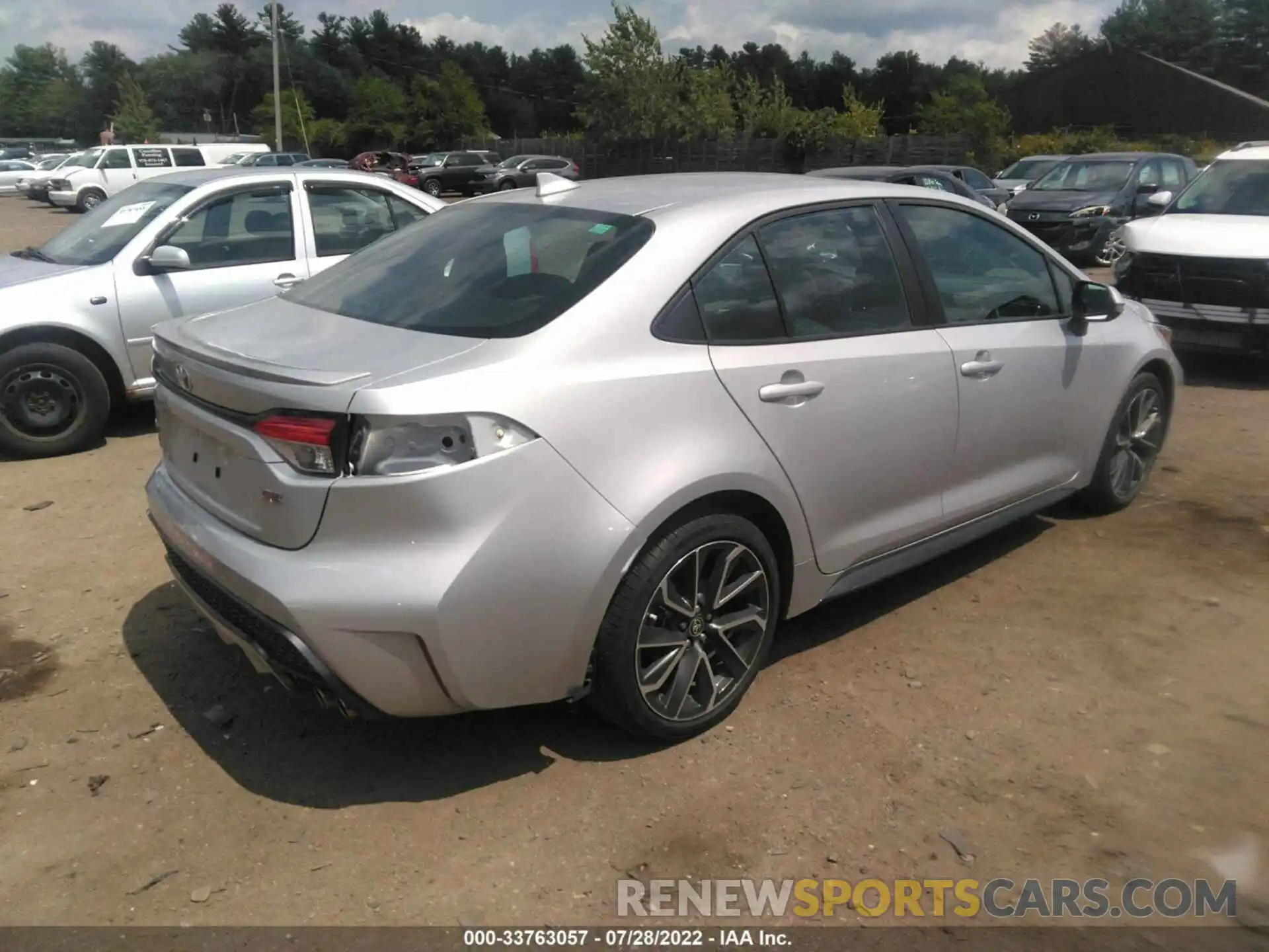 4 Photograph of a damaged car 5YFP4RCE2LP022705 TOYOTA COROLLA 2020