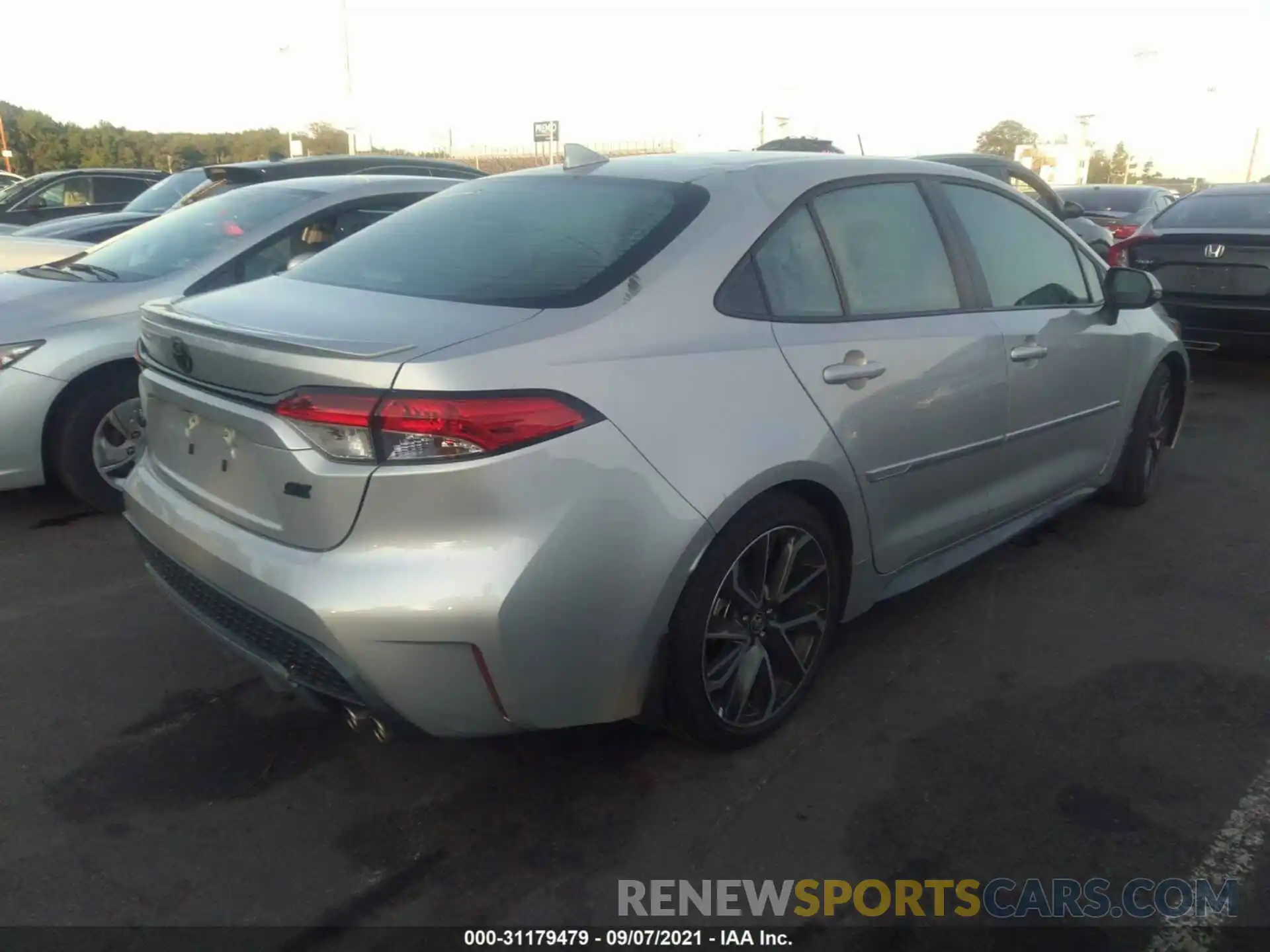 4 Photograph of a damaged car 5YFP4RCE2LP025958 TOYOTA COROLLA 2020