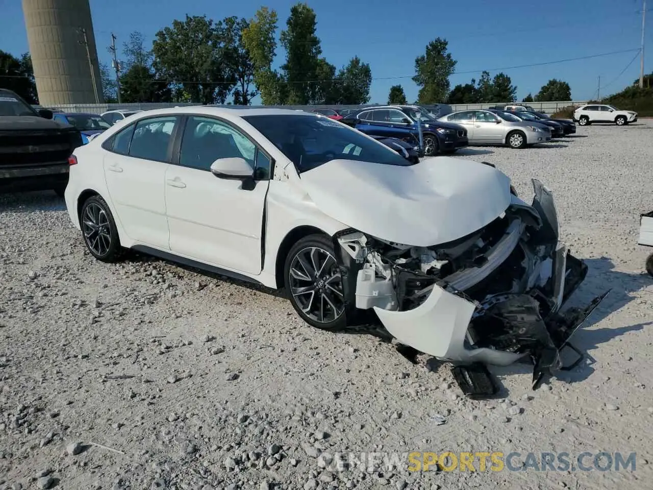 4 Photograph of a damaged car 5YFP4RCE2LP030982 TOYOTA COROLLA 2020