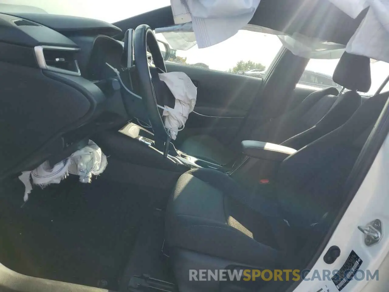 7 Photograph of a damaged car 5YFP4RCE2LP030982 TOYOTA COROLLA 2020