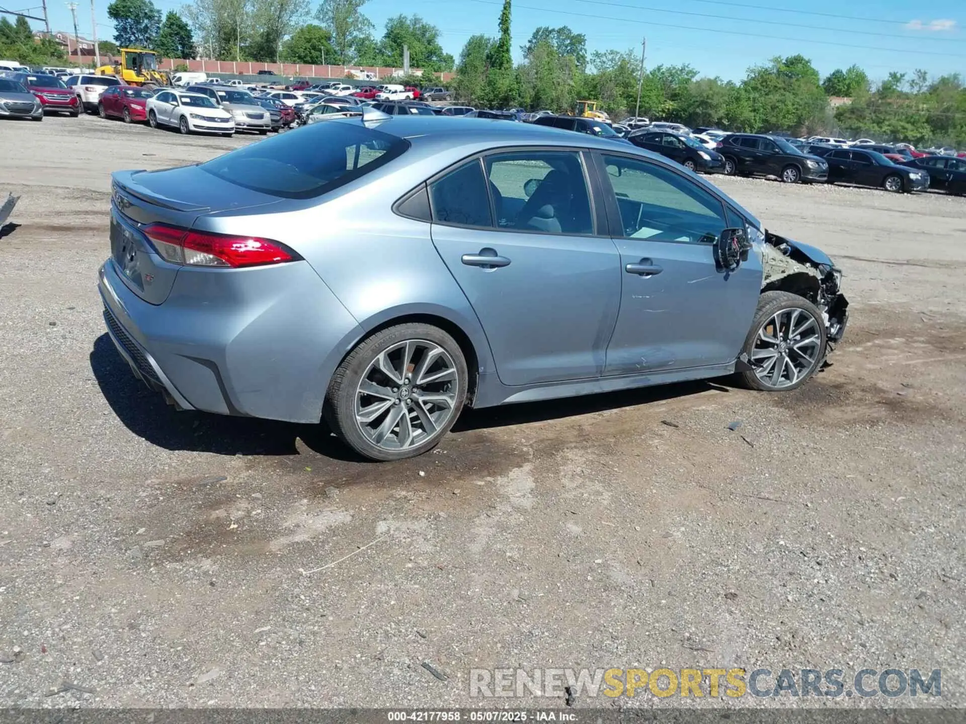 4 Photograph of a damaged car 5YFP4RCE4LP011639 TOYOTA COROLLA 2020