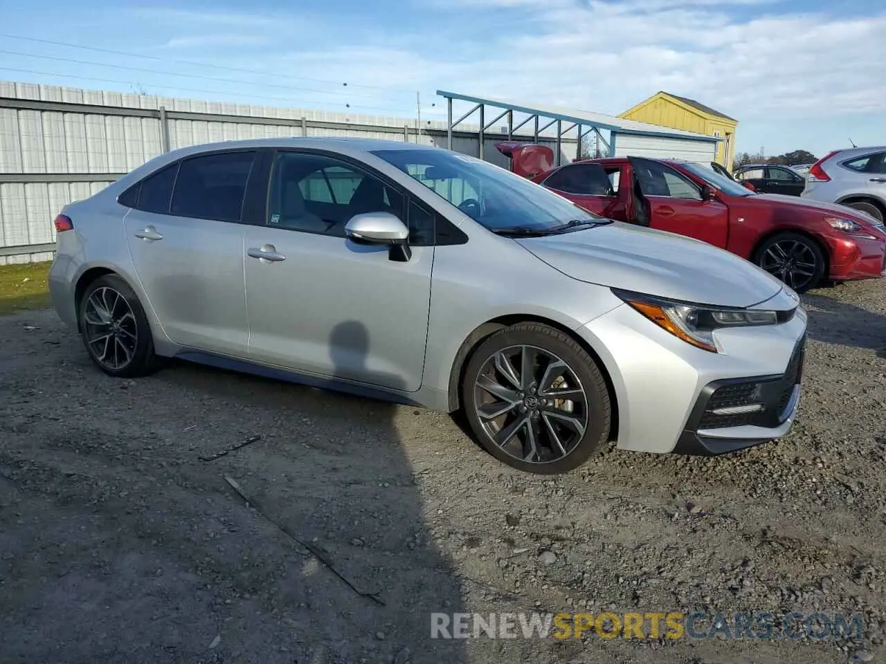 4 Photograph of a damaged car 5YFP4RCE7LP031190 TOYOTA COROLLA 2020