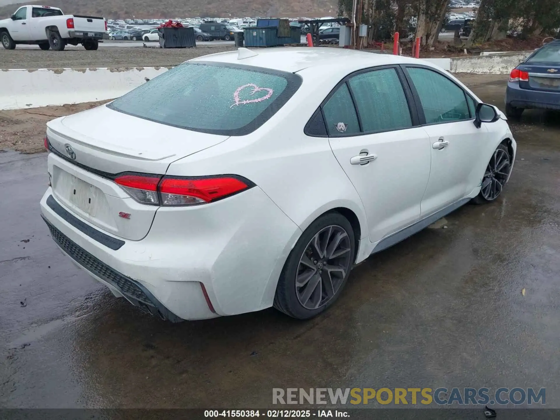 4 Photograph of a damaged car 5YFP4RCE7LP041525 TOYOTA COROLLA 2020