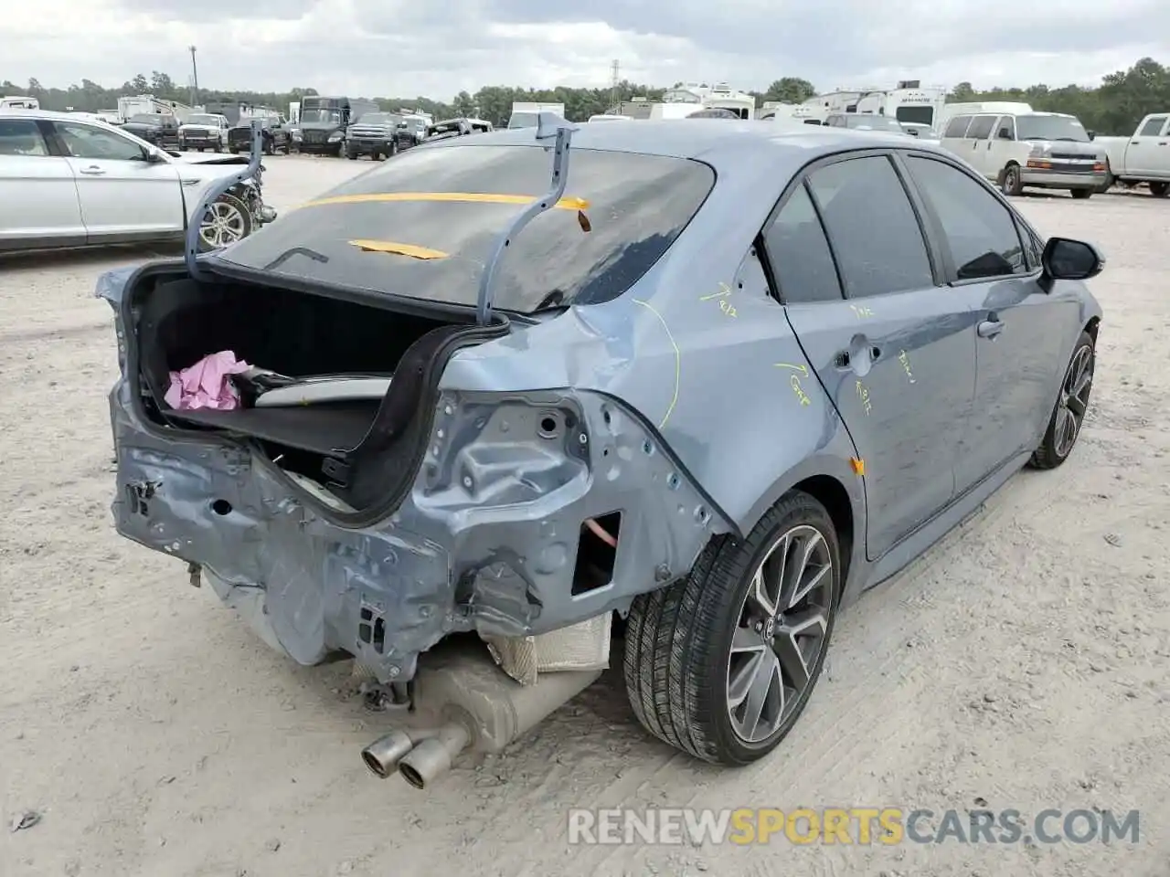 4 Photograph of a damaged car 5YFP4RCE7LP050158 TOYOTA COROLLA 2020