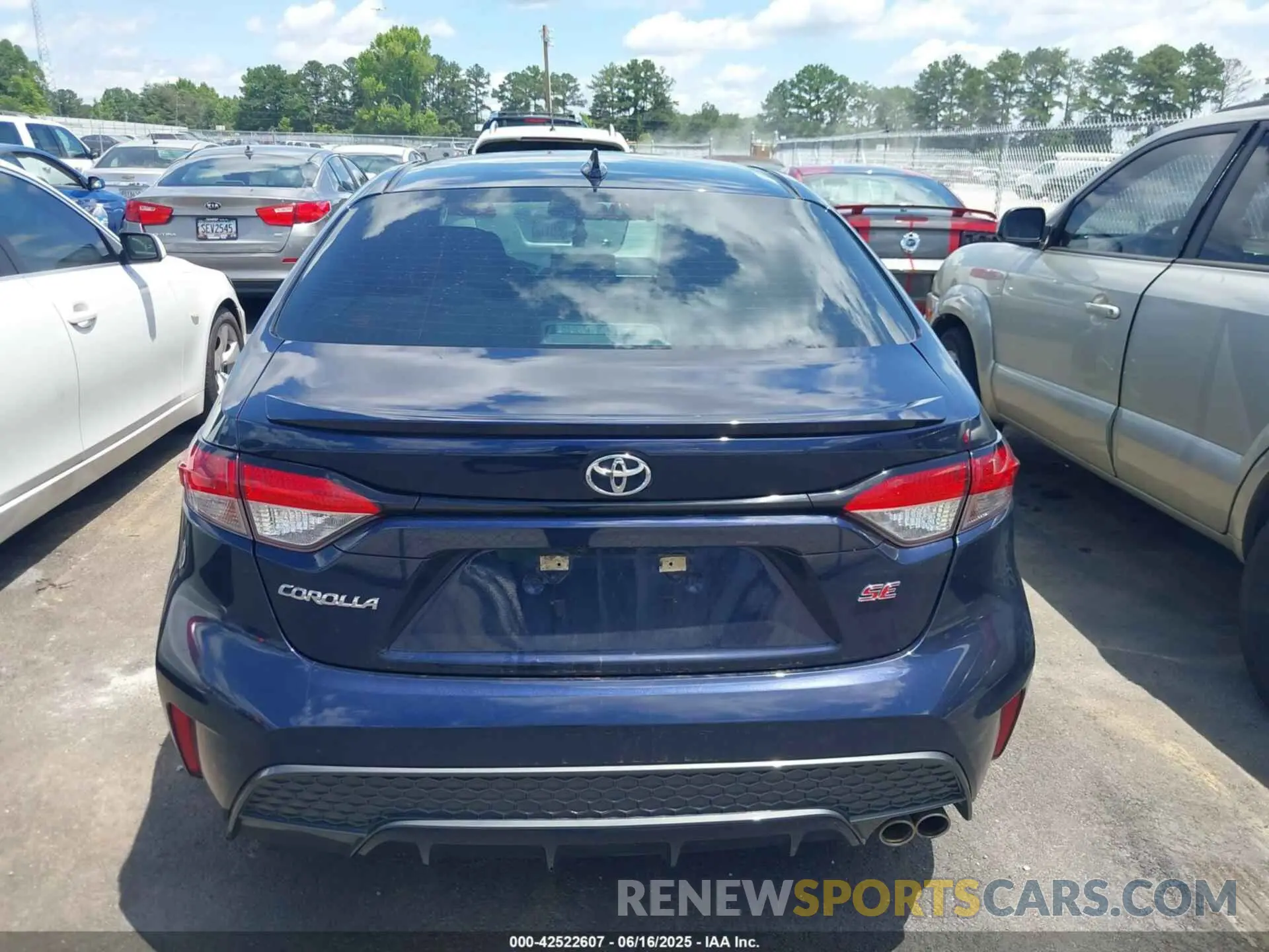 15 Photograph of a damaged car 5YFP4RCE8LP032476 TOYOTA COROLLA 2020