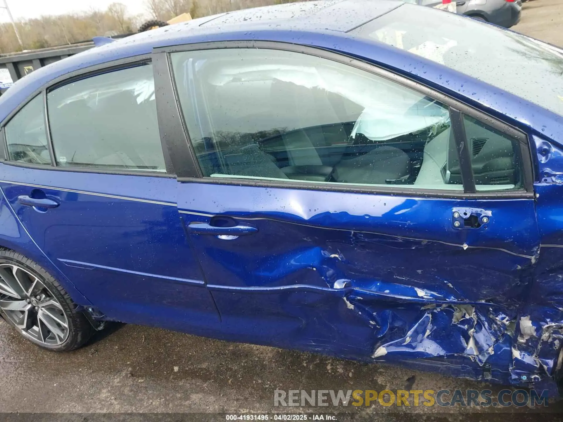 13 Photograph of a damaged car 5YFP4RCE9LP023589 TOYOTA COROLLA 2020