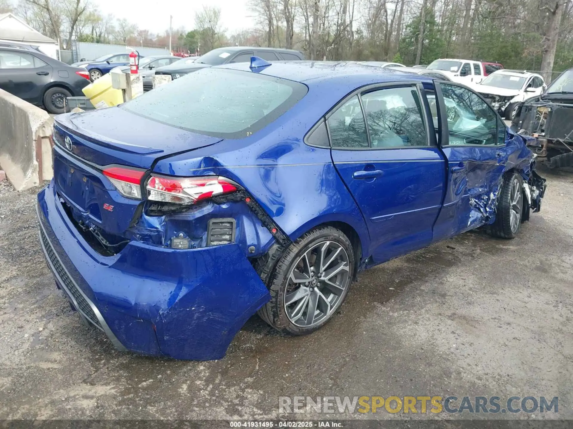 4 Photograph of a damaged car 5YFP4RCE9LP023589 TOYOTA COROLLA 2020