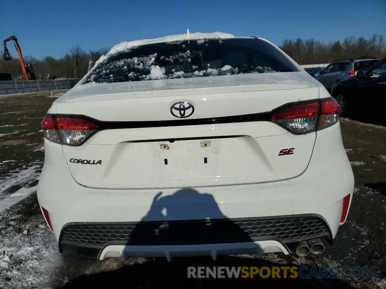 6 Photograph of a damaged car 5YFS4RCE0LP016511 TOYOTA COROLLA 2020