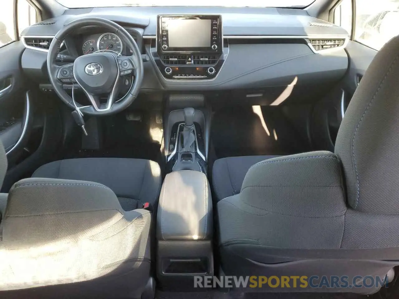 8 Photograph of a damaged car 5YFS4RCE0LP016511 TOYOTA COROLLA 2020