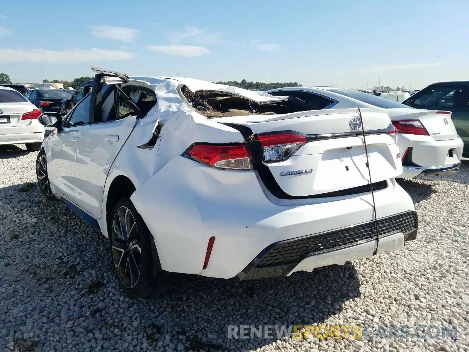 3 Photograph of a damaged car 5YFS4RCE0LP023149 TOYOTA COROLLA 2020