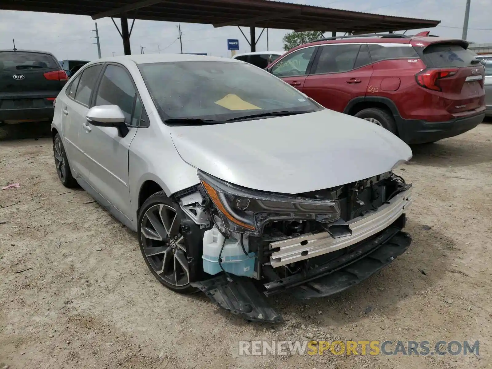 1 Photograph of a damaged car 5YFS4RCE0LP024950 TOYOTA COROLLA 2020