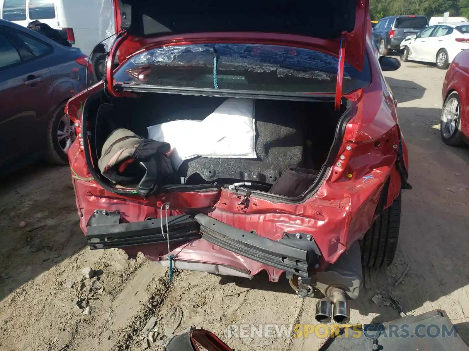 9 Photograph of a damaged car 5YFS4RCE0LP038525 TOYOTA COROLLA 2020