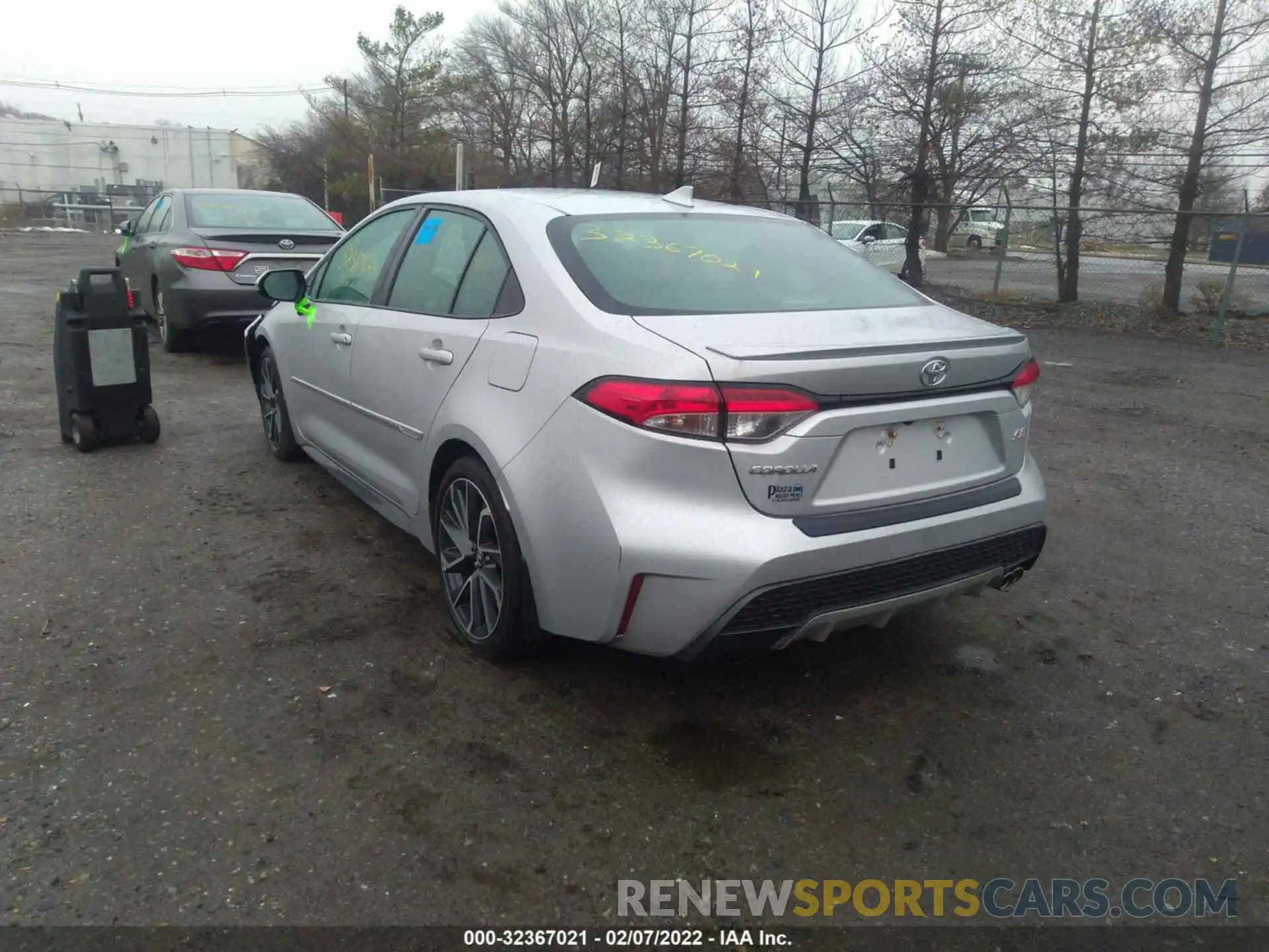 3 Photograph of a damaged car 5YFS4RCE0LP041859 TOYOTA COROLLA 2020