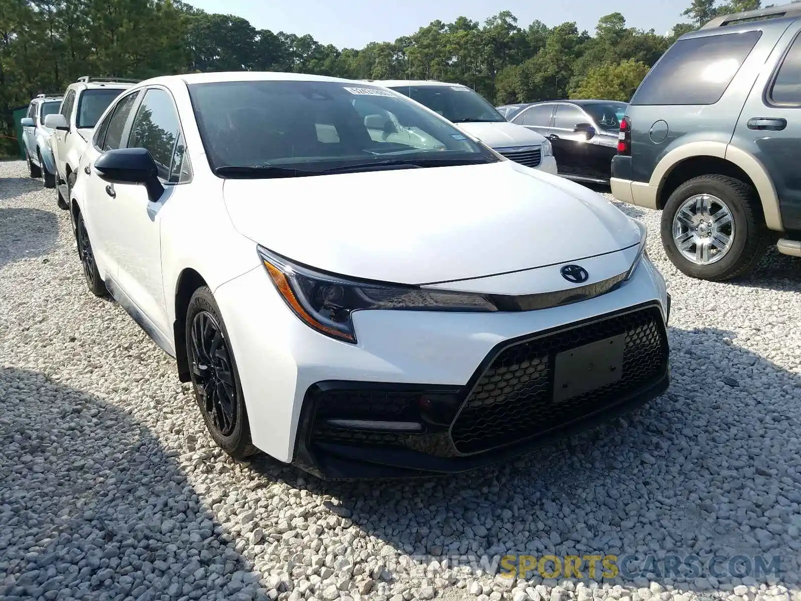 1 Photograph of a damaged car 5YFS4RCE0LP046205 TOYOTA COROLLA 2020