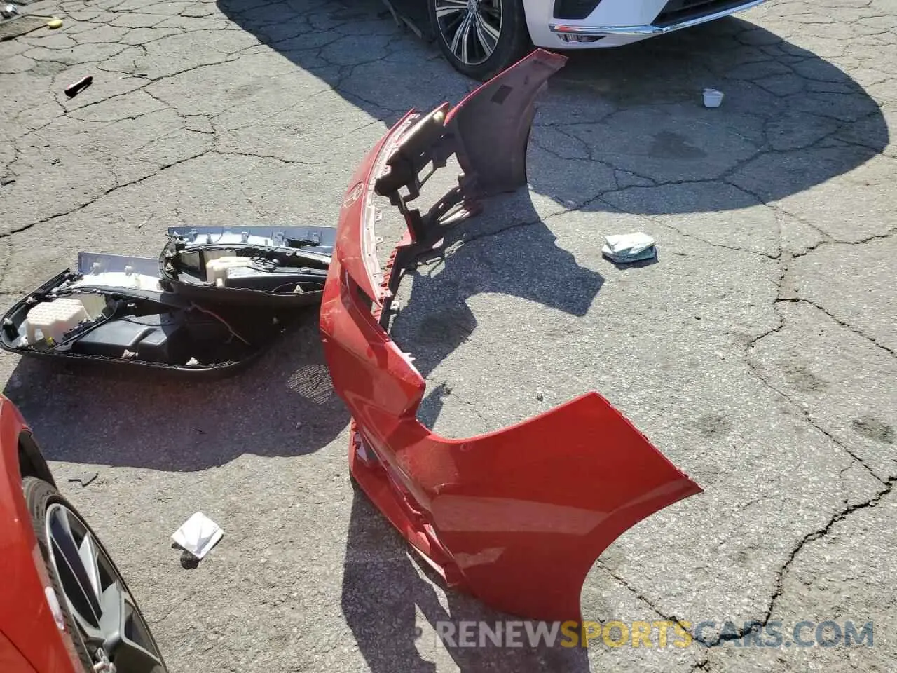 12 Photograph of a damaged car 5YFS4RCE0LP047905 TOYOTA COROLLA 2020