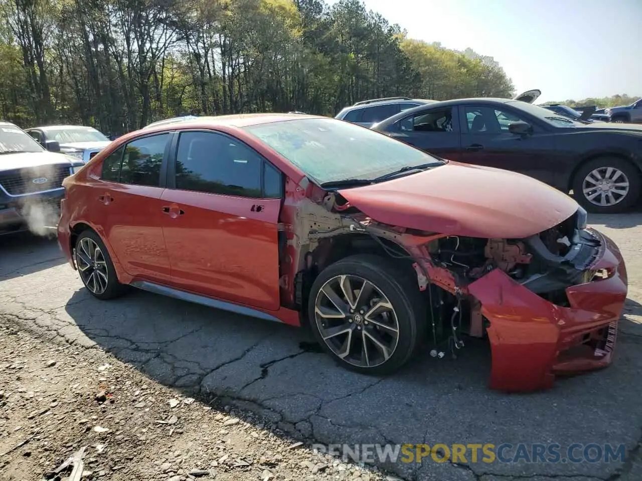 4 Photograph of a damaged car 5YFS4RCE0LP047905 TOYOTA COROLLA 2020