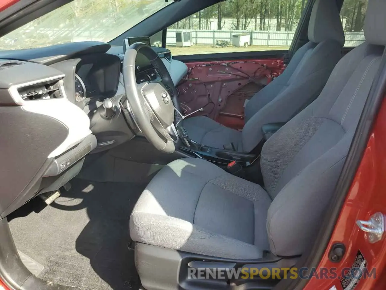 7 Photograph of a damaged car 5YFS4RCE0LP047905 TOYOTA COROLLA 2020