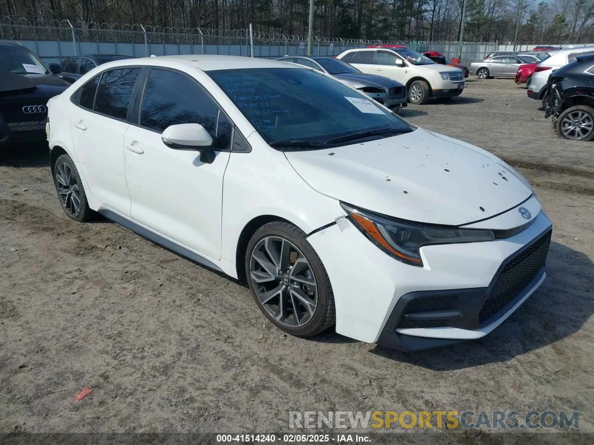 1 Photograph of a damaged car 5YFS4RCE0LP052702 TOYOTA COROLLA 2020