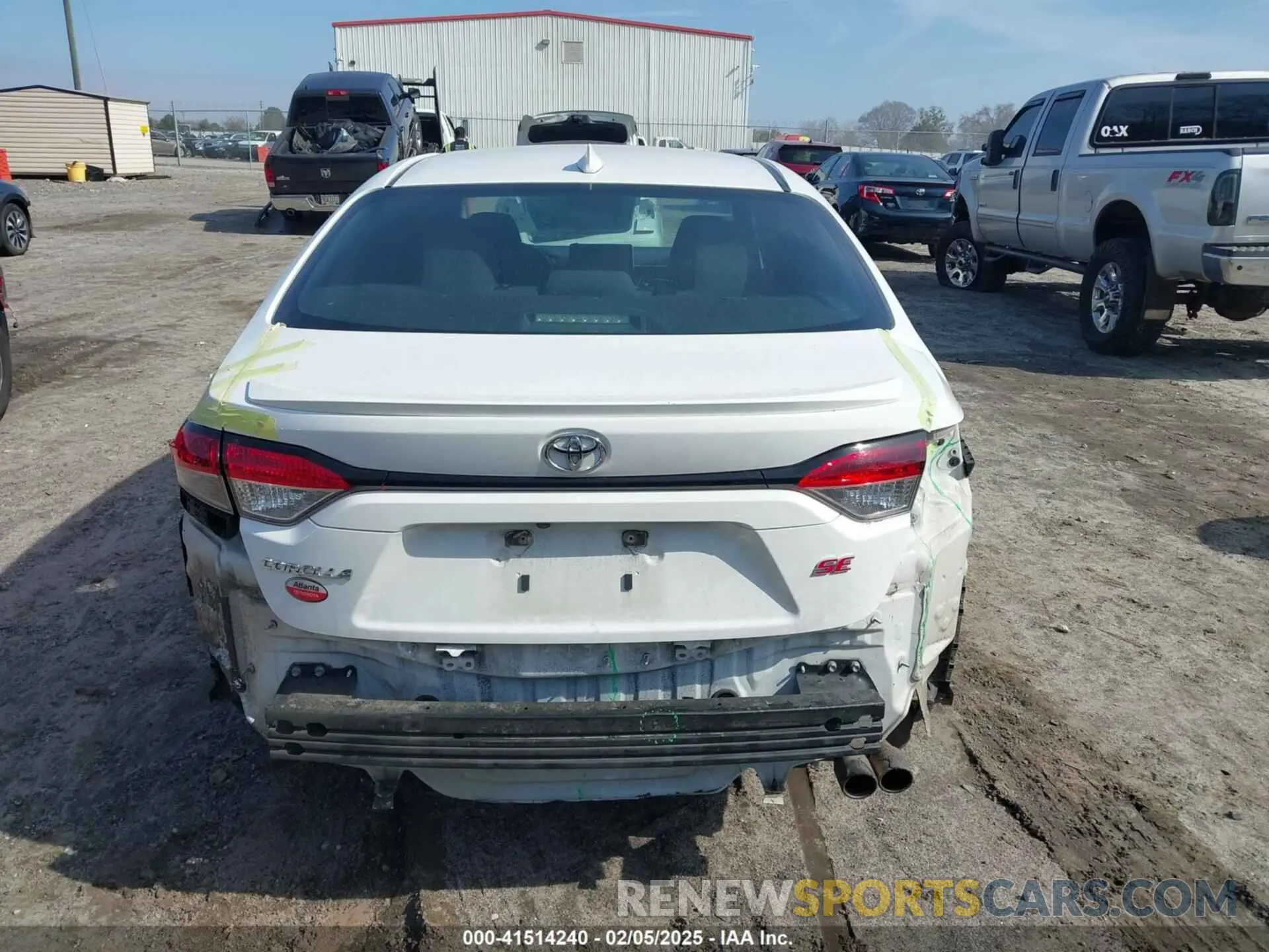 17 Photograph of a damaged car 5YFS4RCE0LP052702 TOYOTA COROLLA 2020