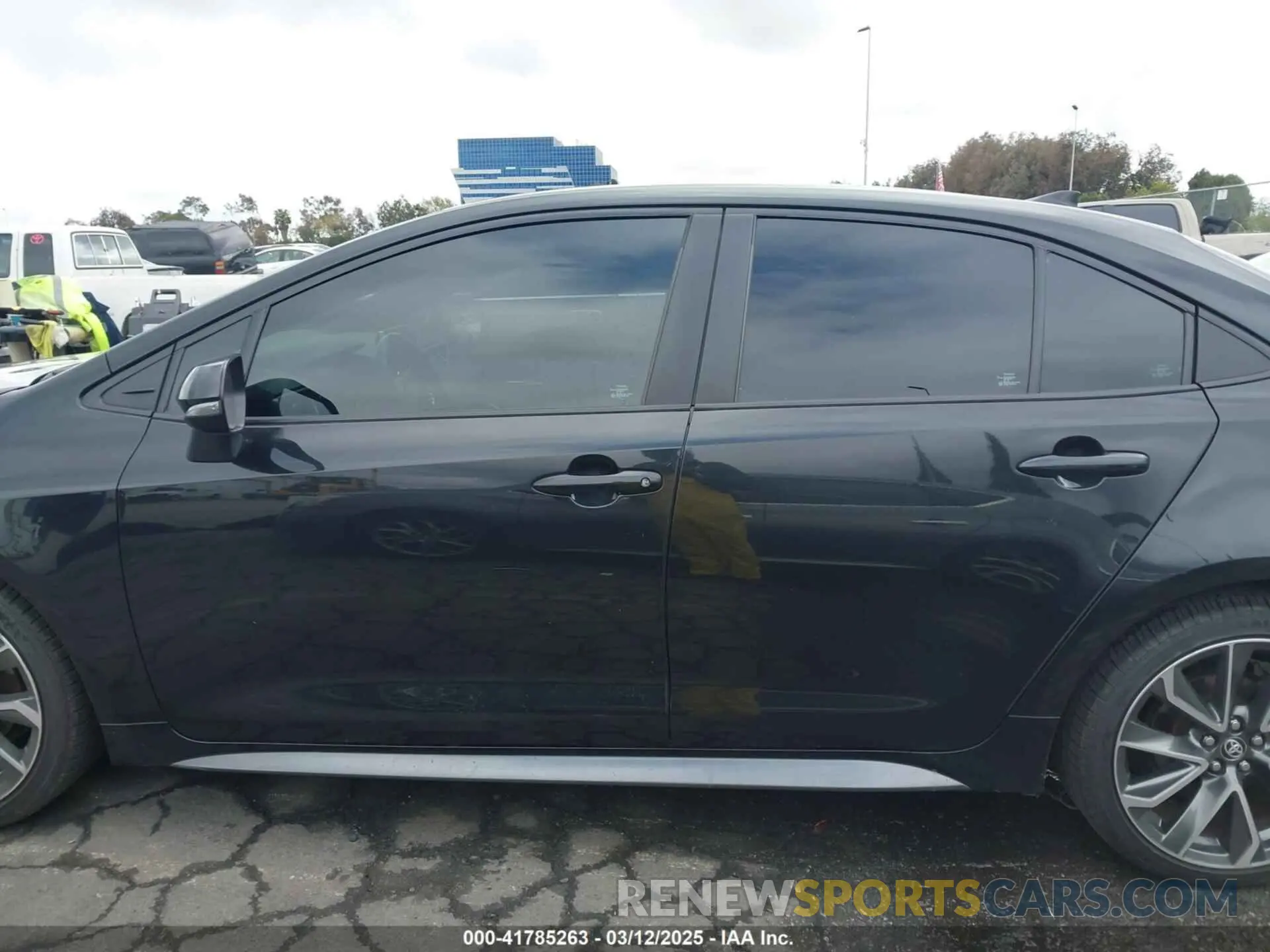 15 Photograph of a damaged car 5YFS4RCE0LP054465 TOYOTA COROLLA 2020