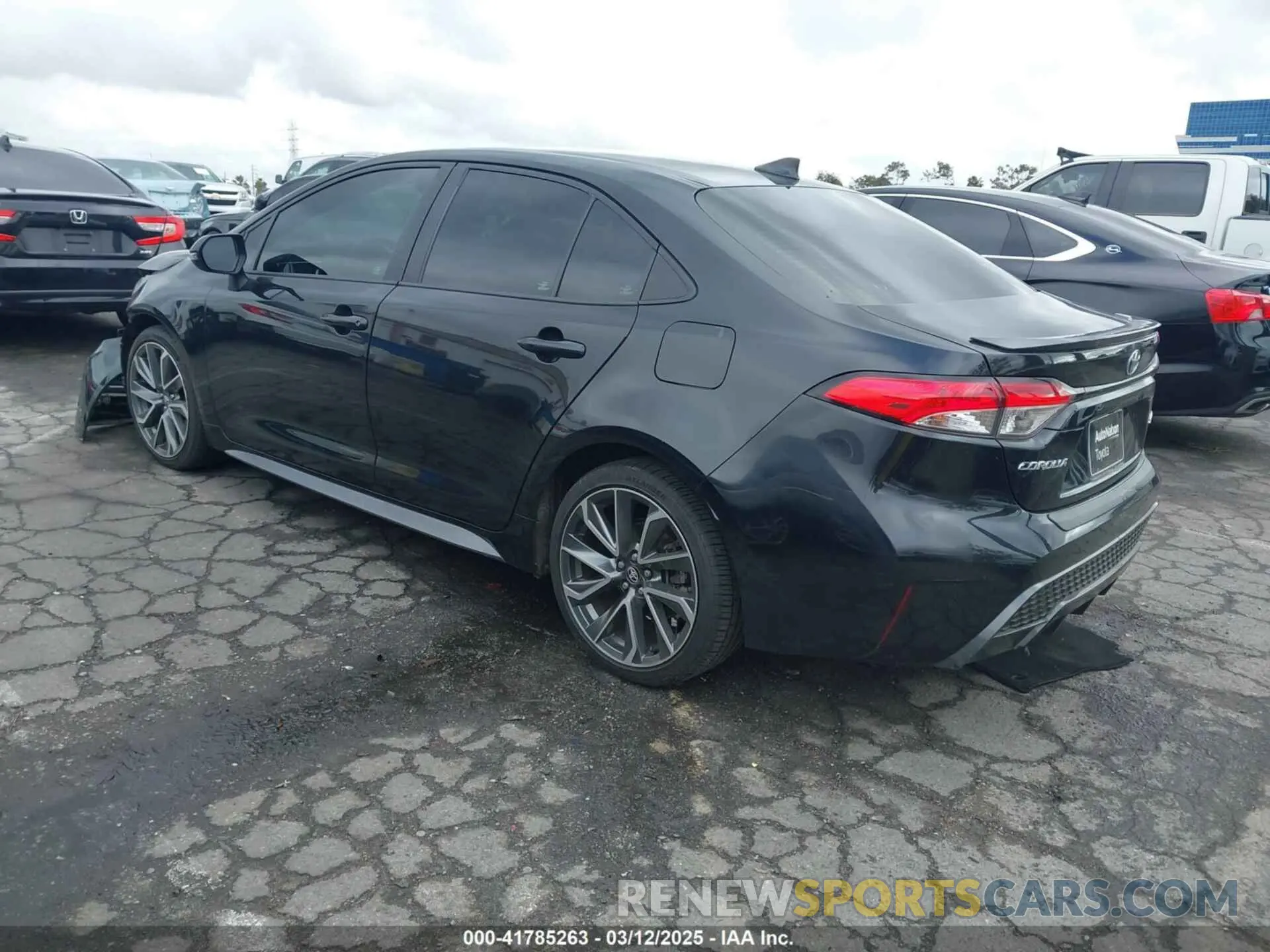 3 Photograph of a damaged car 5YFS4RCE0LP054465 TOYOTA COROLLA 2020
