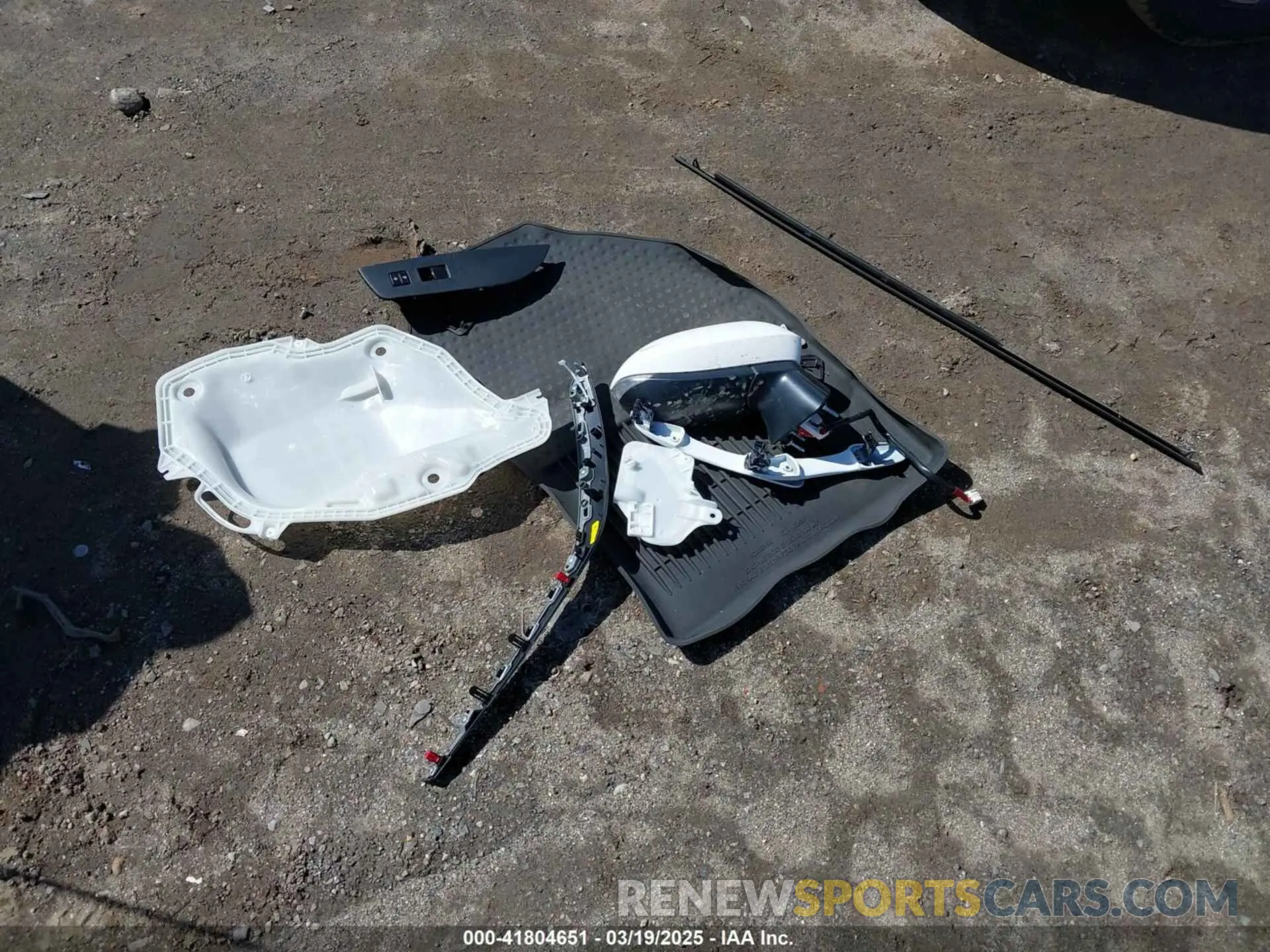 12 Photograph of a damaged car 5YFS4RCE0LP055907 TOYOTA COROLLA 2020