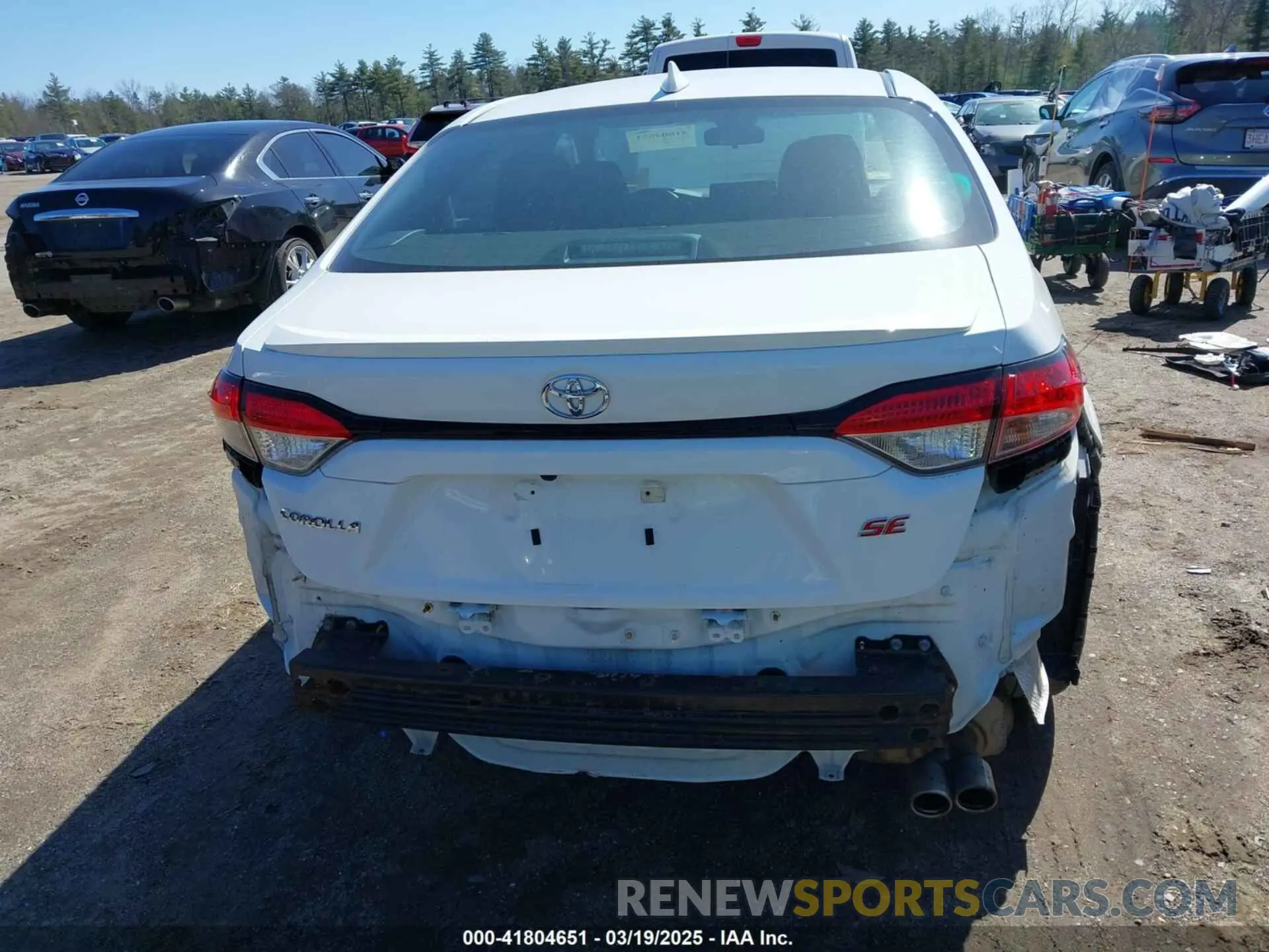 17 Photograph of a damaged car 5YFS4RCE0LP055907 TOYOTA COROLLA 2020