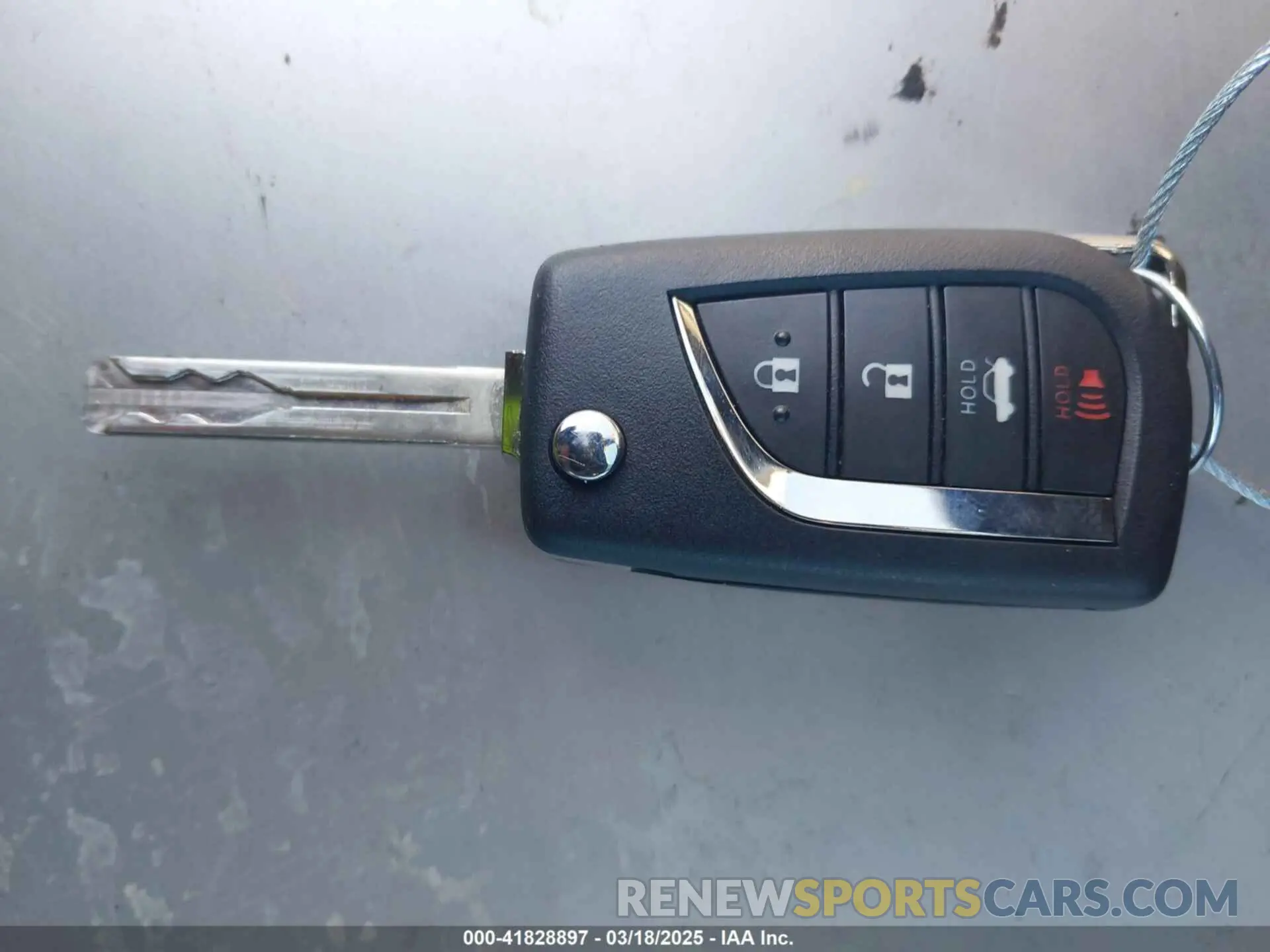11 Photograph of a damaged car 5YFS4RCE1LP024634 TOYOTA COROLLA 2020
