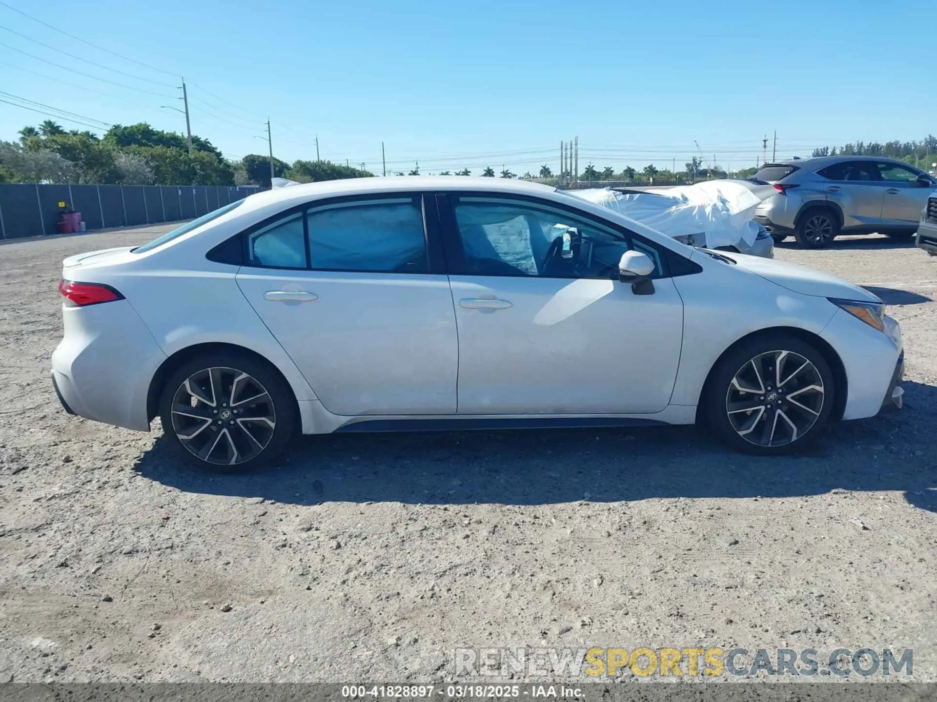 13 Photograph of a damaged car 5YFS4RCE1LP024634 TOYOTA COROLLA 2020