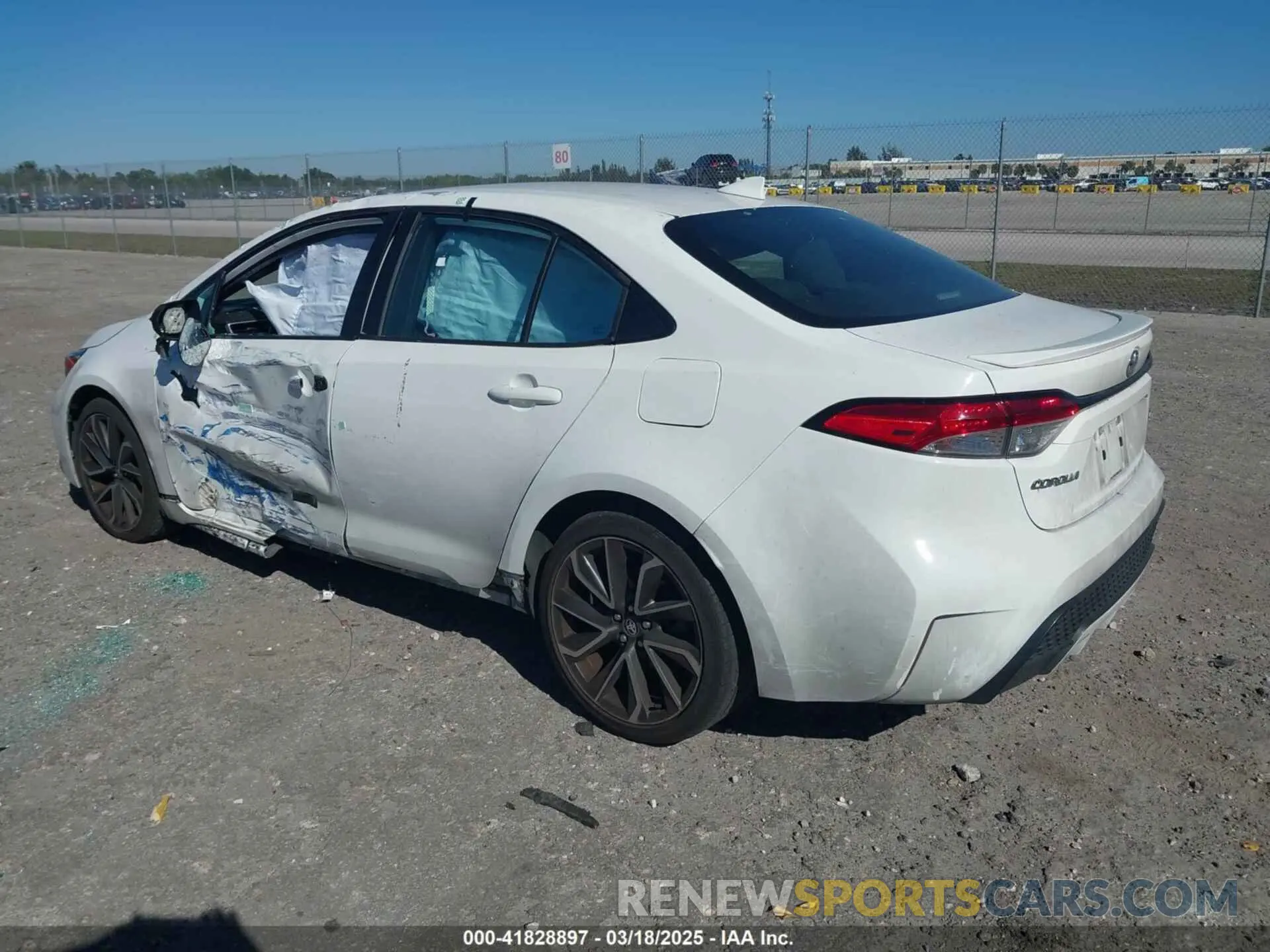3 Photograph of a damaged car 5YFS4RCE1LP024634 TOYOTA COROLLA 2020