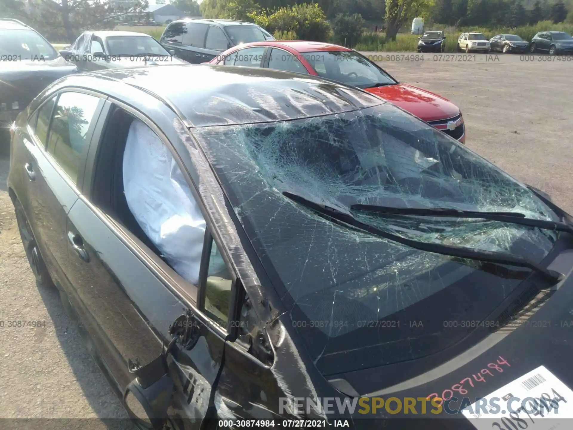 6 Photograph of a damaged car 5YFS4RCE1LP033821 TOYOTA COROLLA 2020