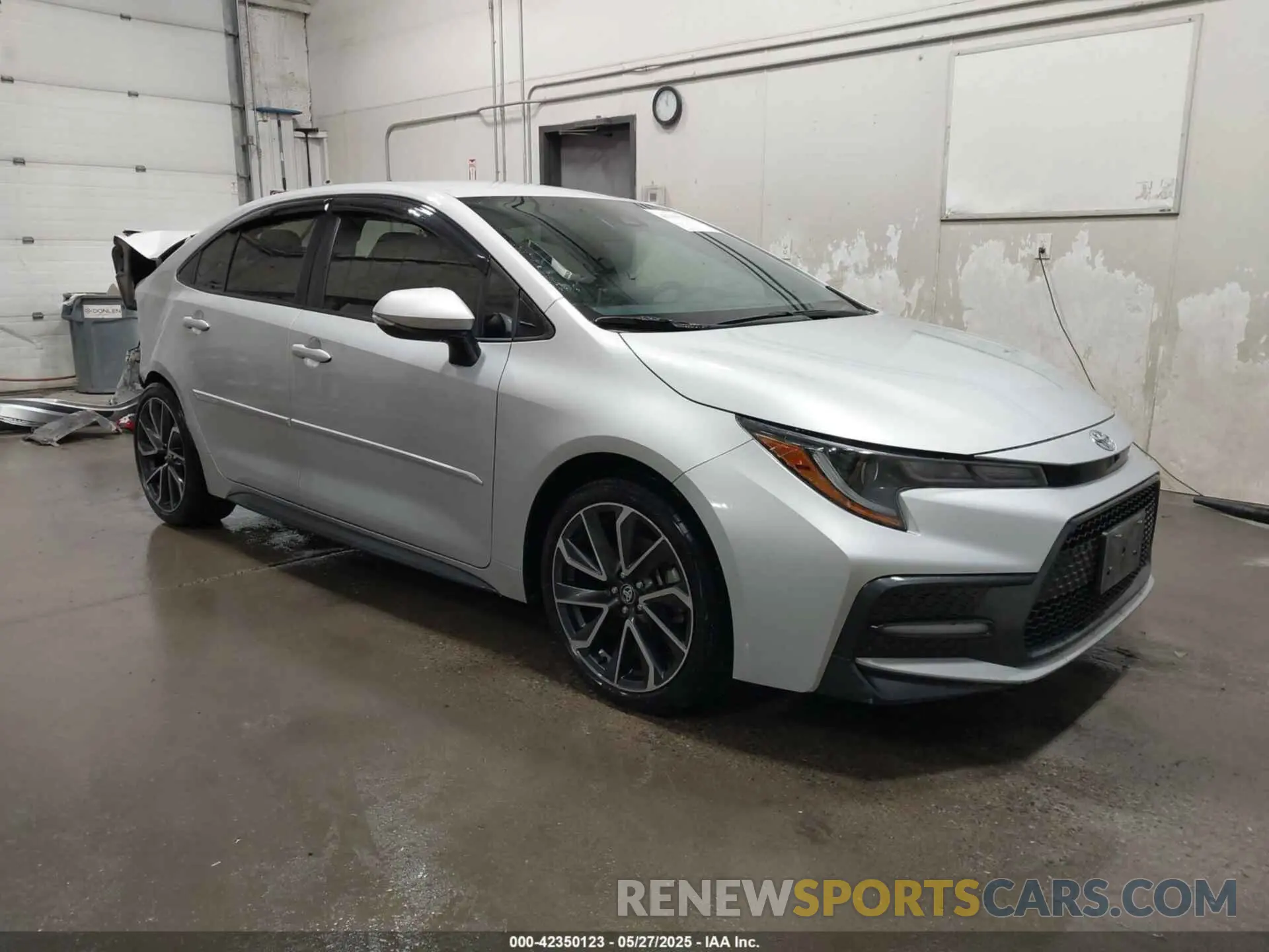 1 Photograph of a damaged car 5YFS4RCE1LP036783 TOYOTA COROLLA 2020