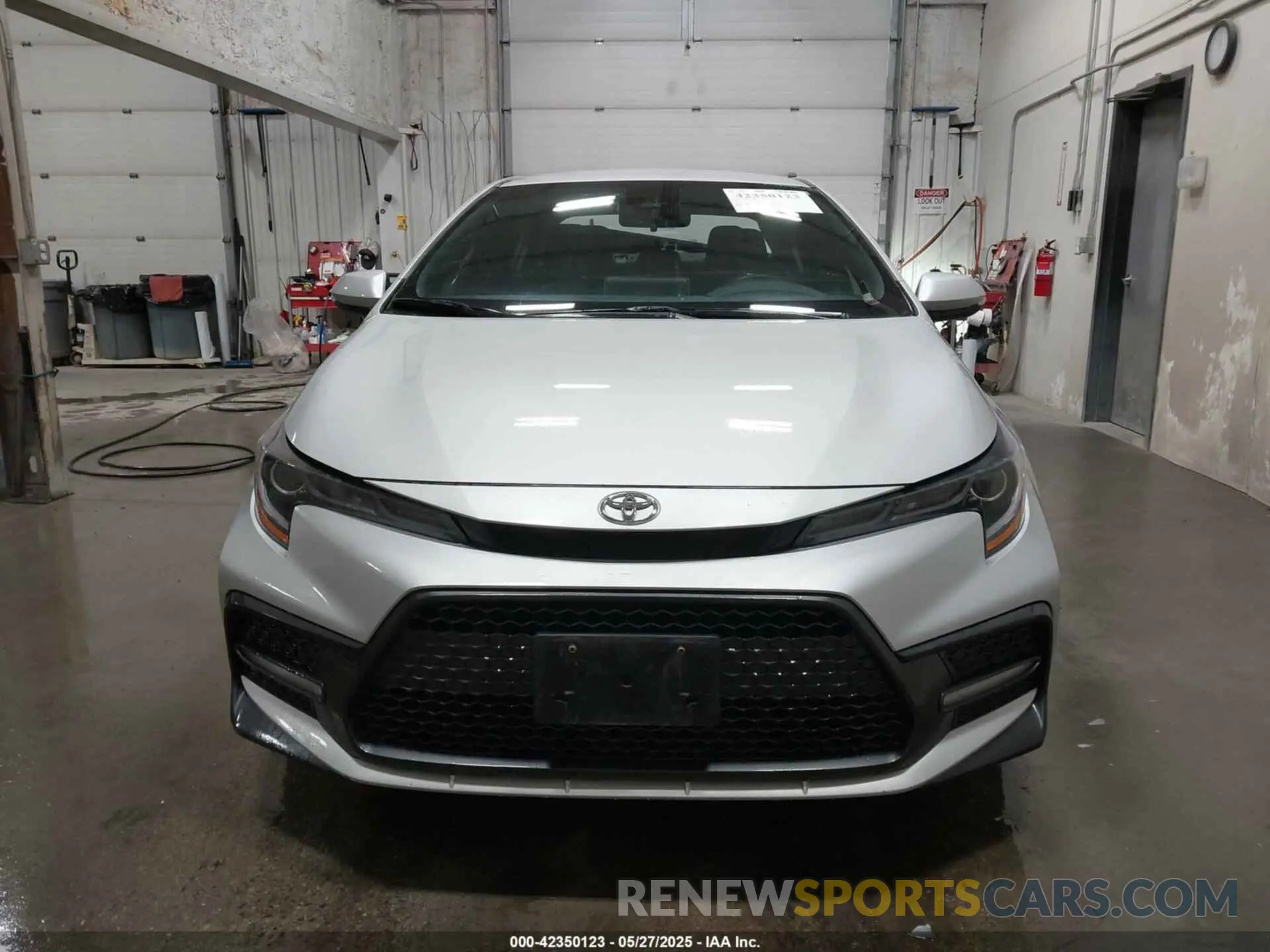 13 Photograph of a damaged car 5YFS4RCE1LP036783 TOYOTA COROLLA 2020