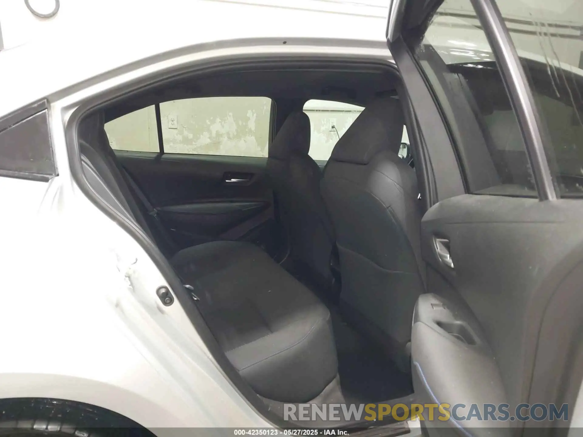 8 Photograph of a damaged car 5YFS4RCE1LP036783 TOYOTA COROLLA 2020