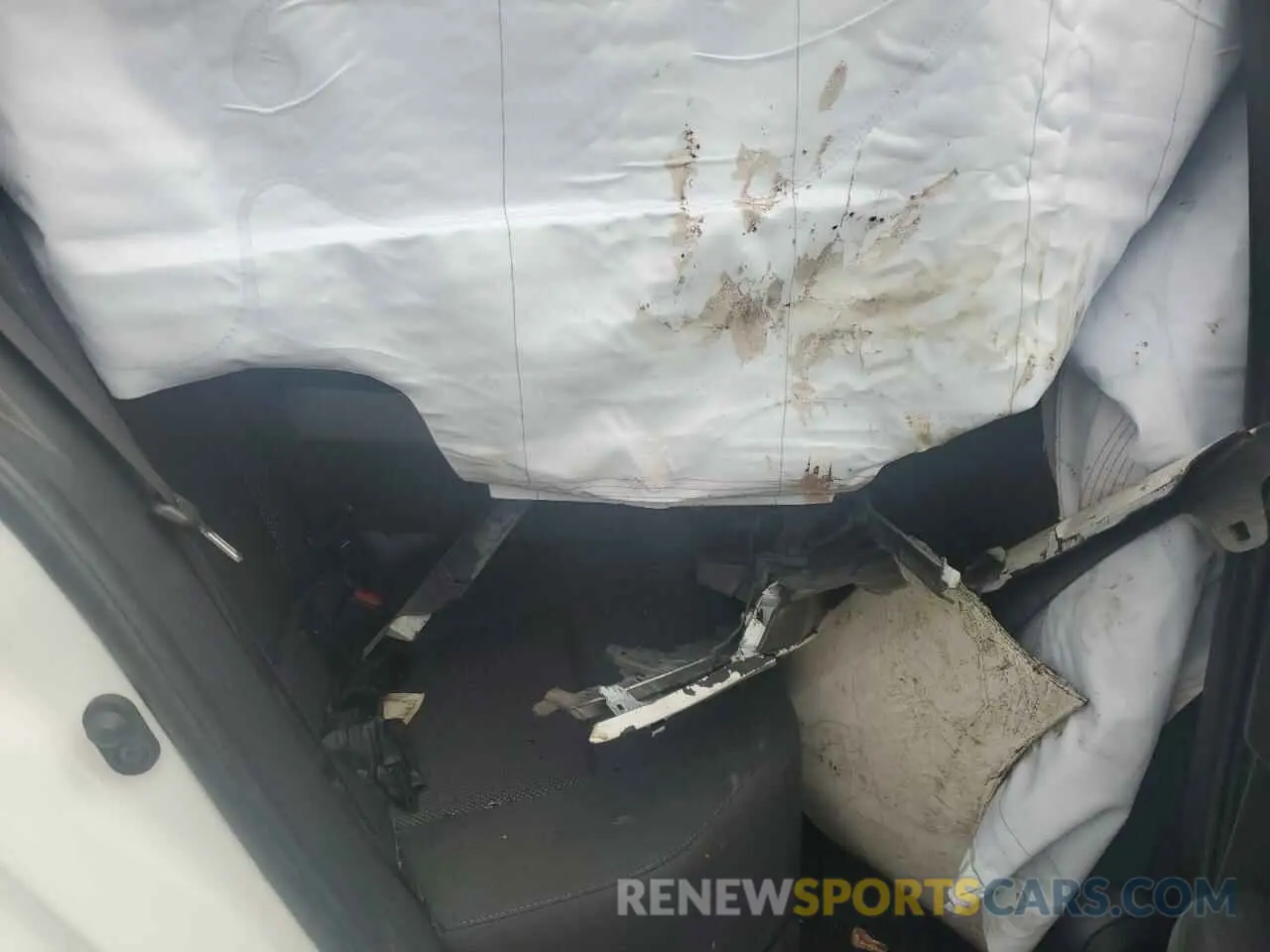 10 Photograph of a damaged car 5YFS4RCE1LP040039 TOYOTA COROLLA 2020