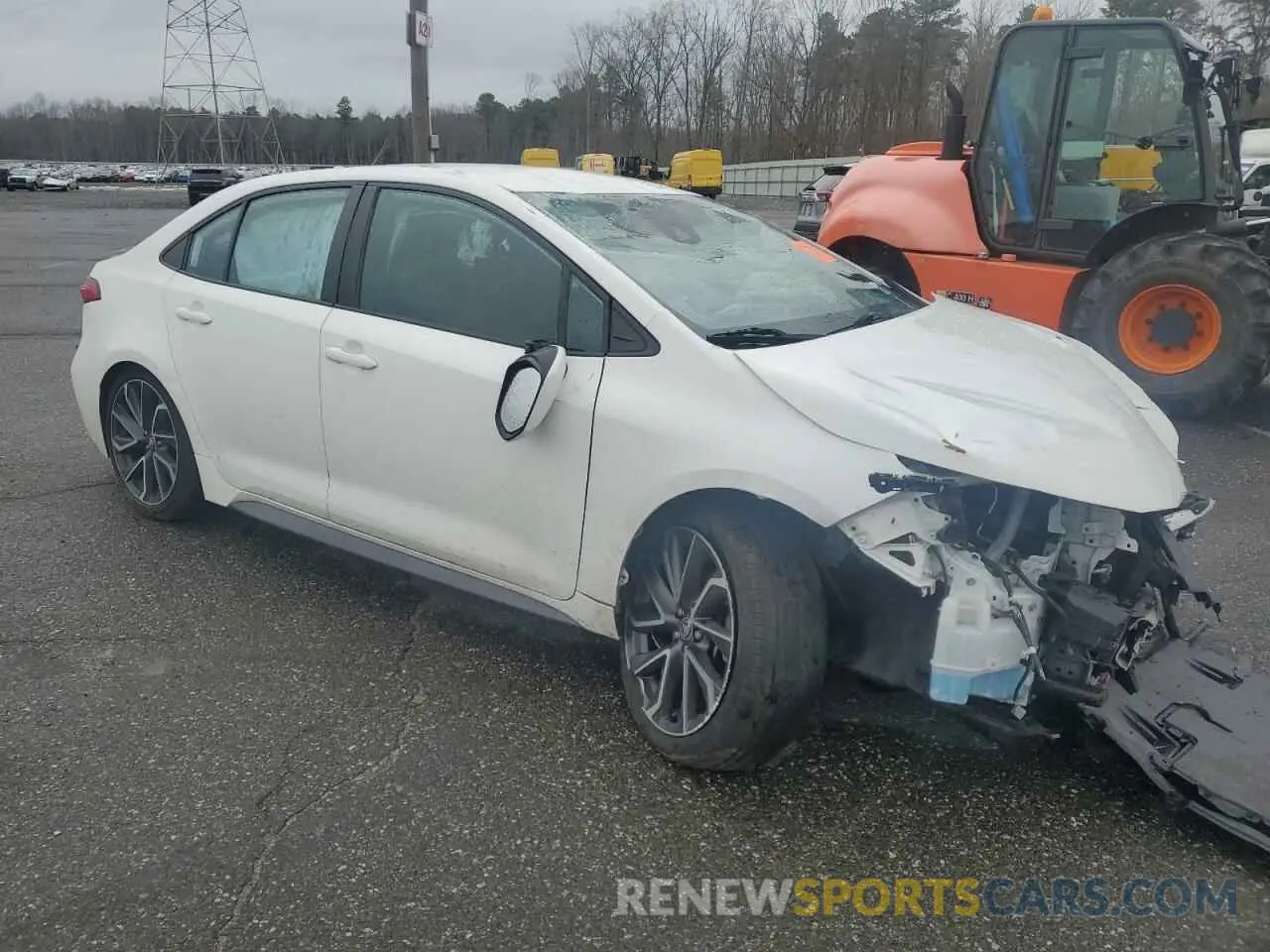 4 Photograph of a damaged car 5YFS4RCE1LP040039 TOYOTA COROLLA 2020