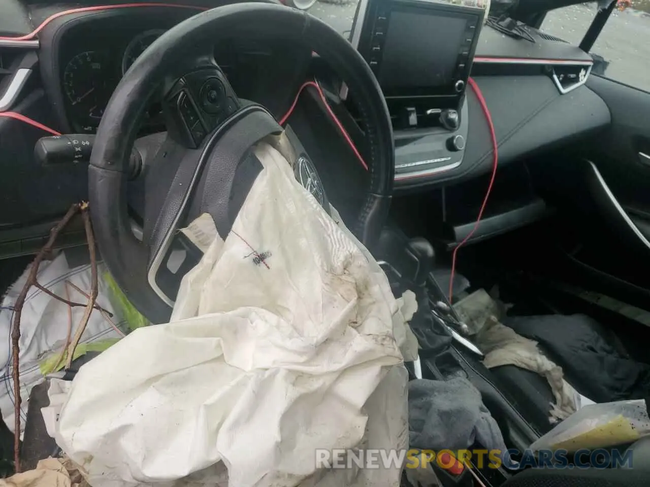8 Photograph of a damaged car 5YFS4RCE1LP040039 TOYOTA COROLLA 2020