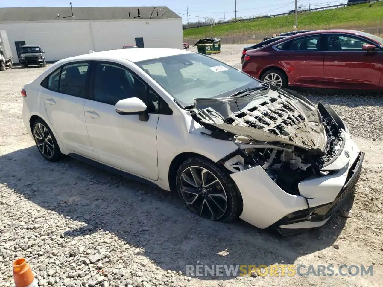 4 Photograph of a damaged car 5YFS4RCE1LP041658 TOYOTA COROLLA 2020