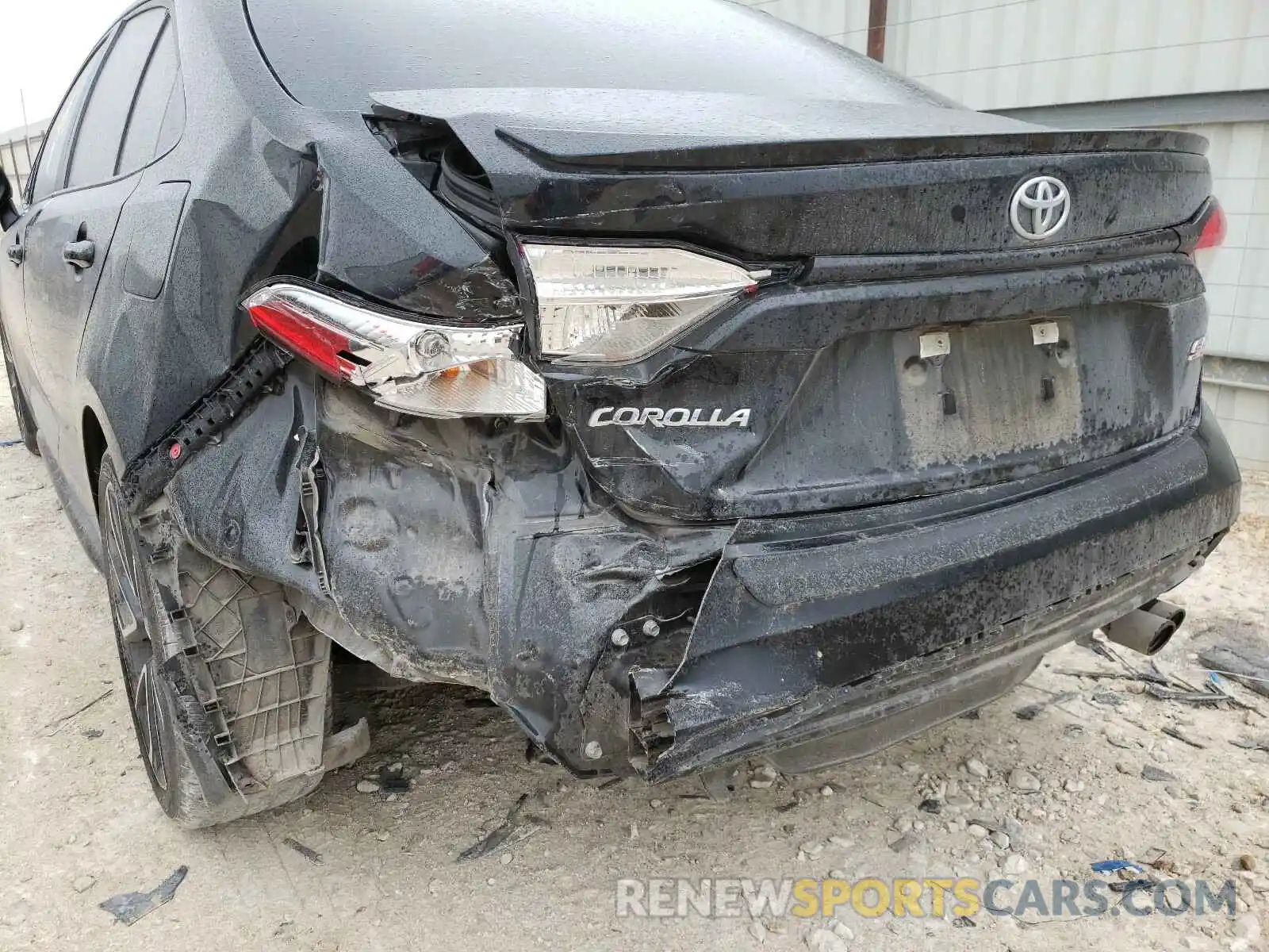 9 Photograph of a damaged car 5YFS4RCE1LP044754 TOYOTA COROLLA 2020